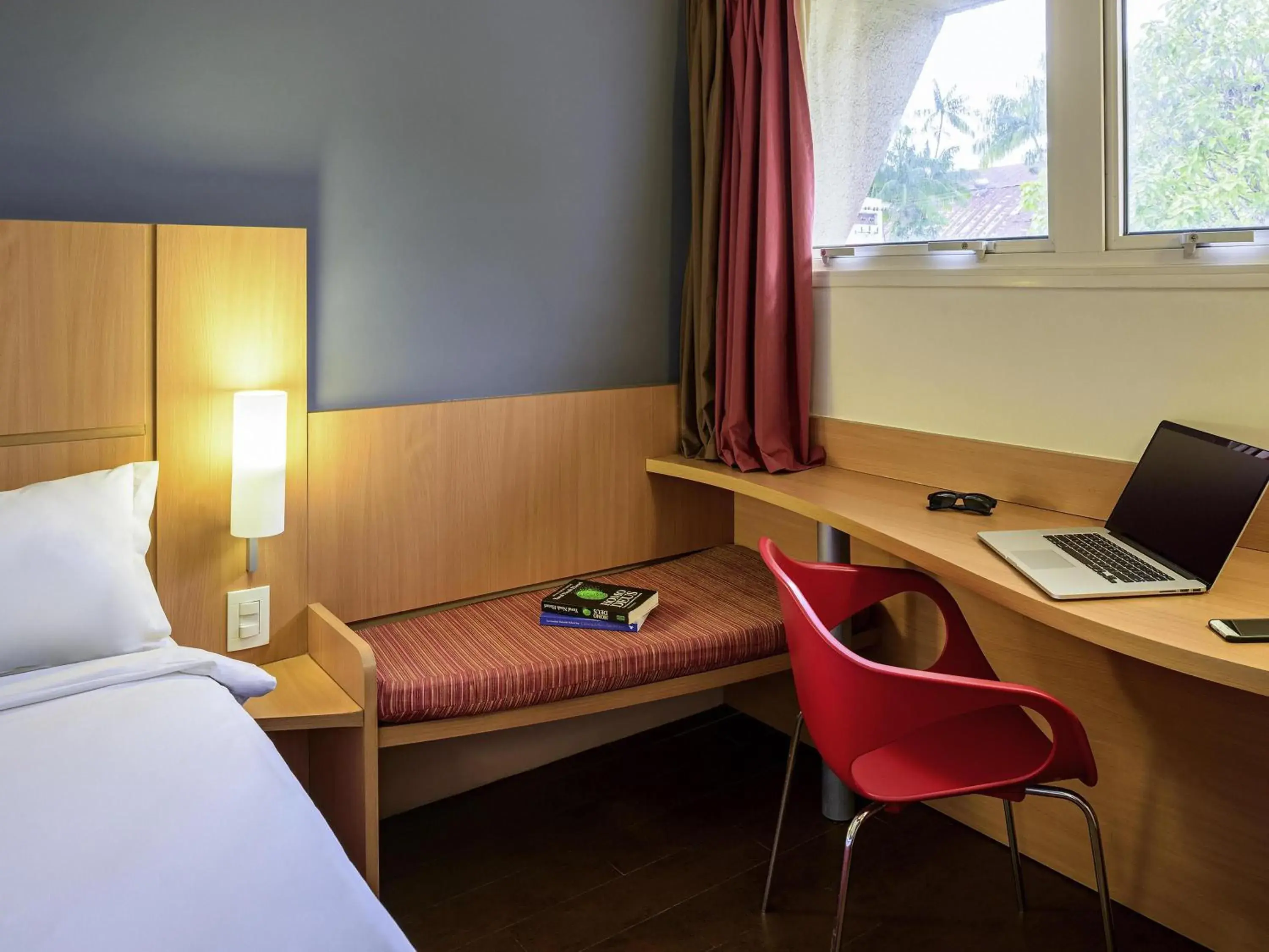 Bedroom, Bed in ibis Belem Aeroporto Bedroom, Bed in ibis Belem Aeroporto