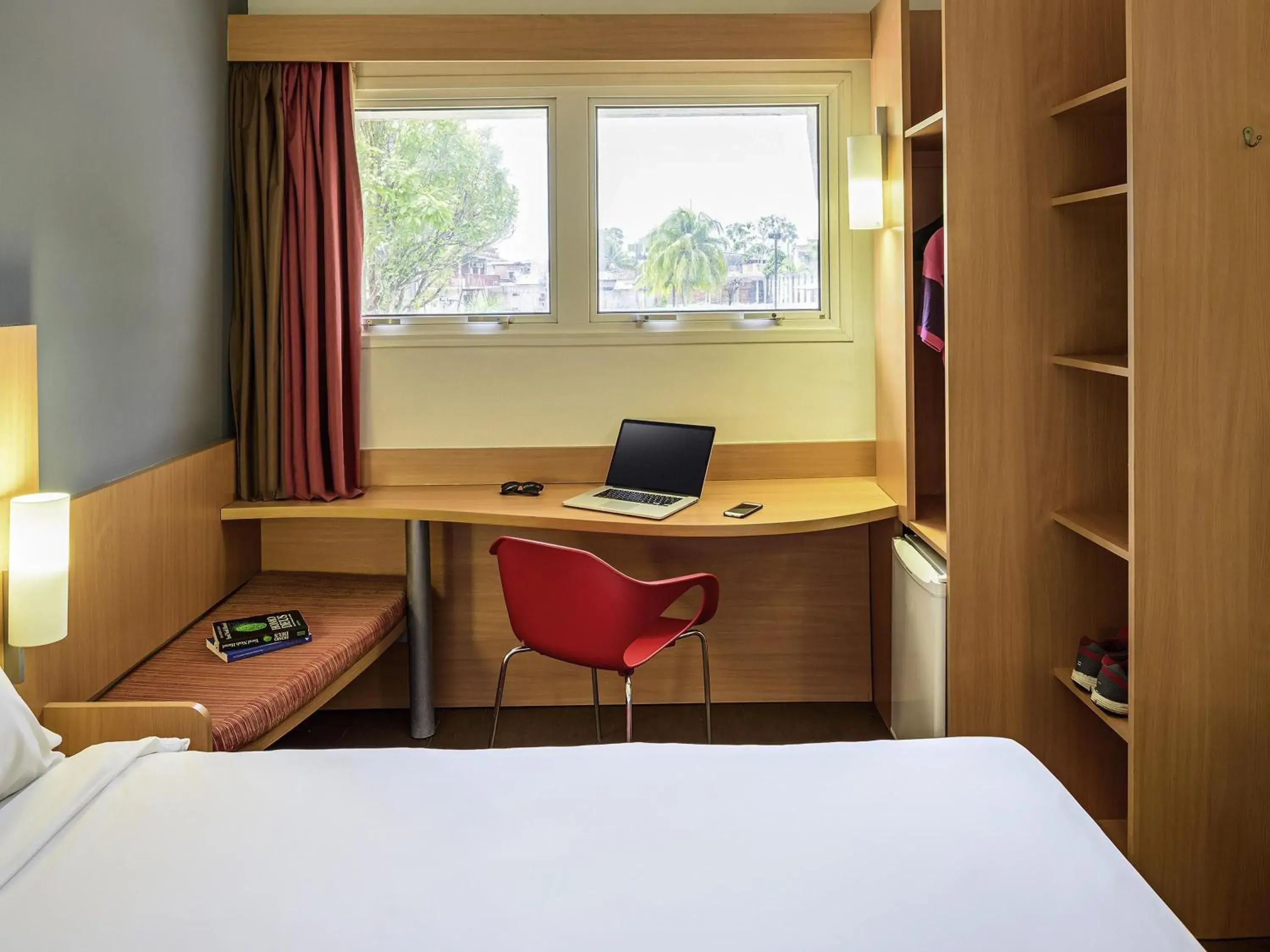 Bedroom, Bed in ibis Belem Aeroporto Bedroom, Bed in ibis Belem Aeroporto