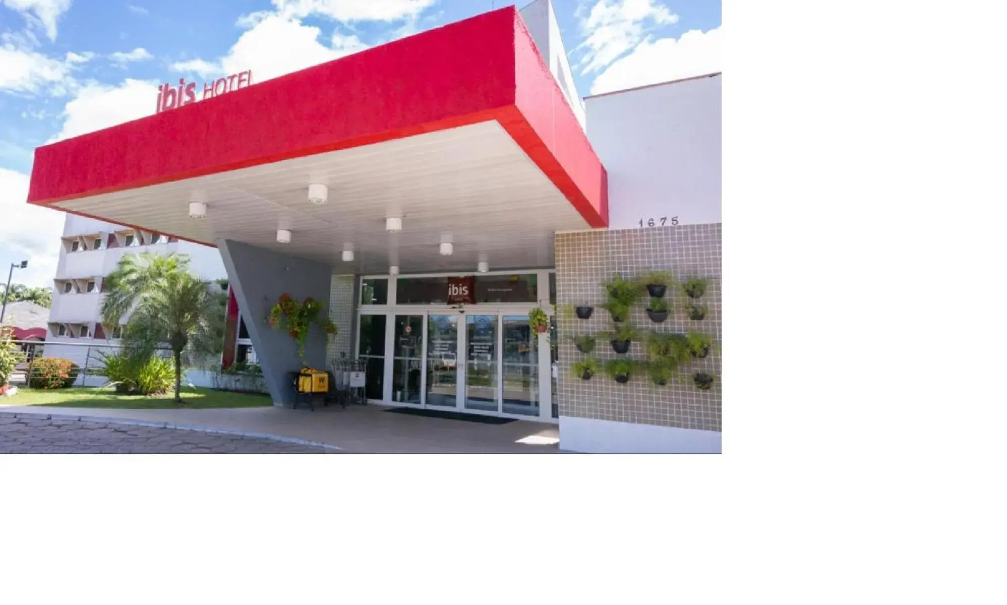Facade/entrance in ibis Belem Aeroporto Facade/entrance in ibis Belem Aeroporto