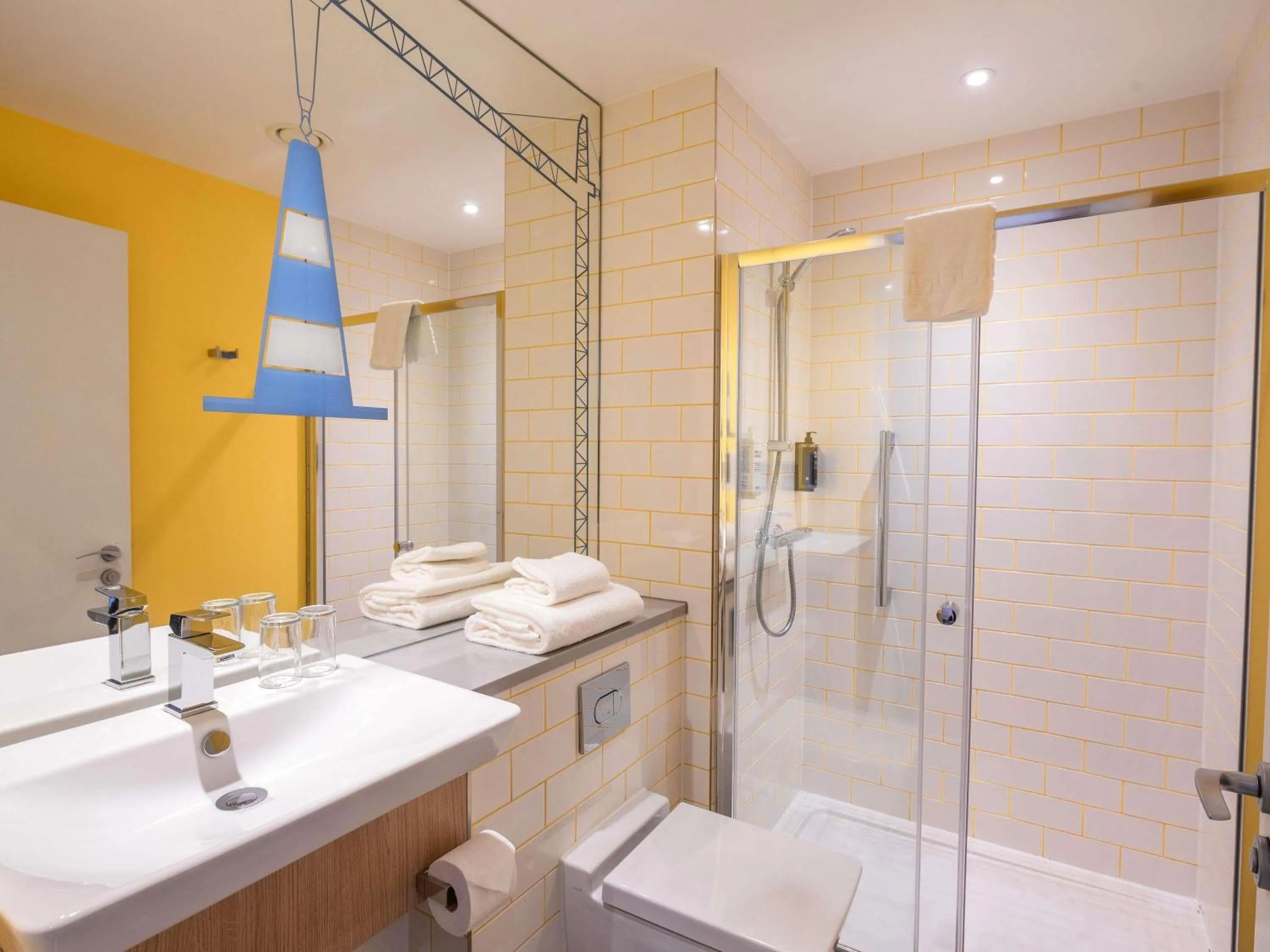 Bedroom in ibis Styles Glasgow Centre George Square