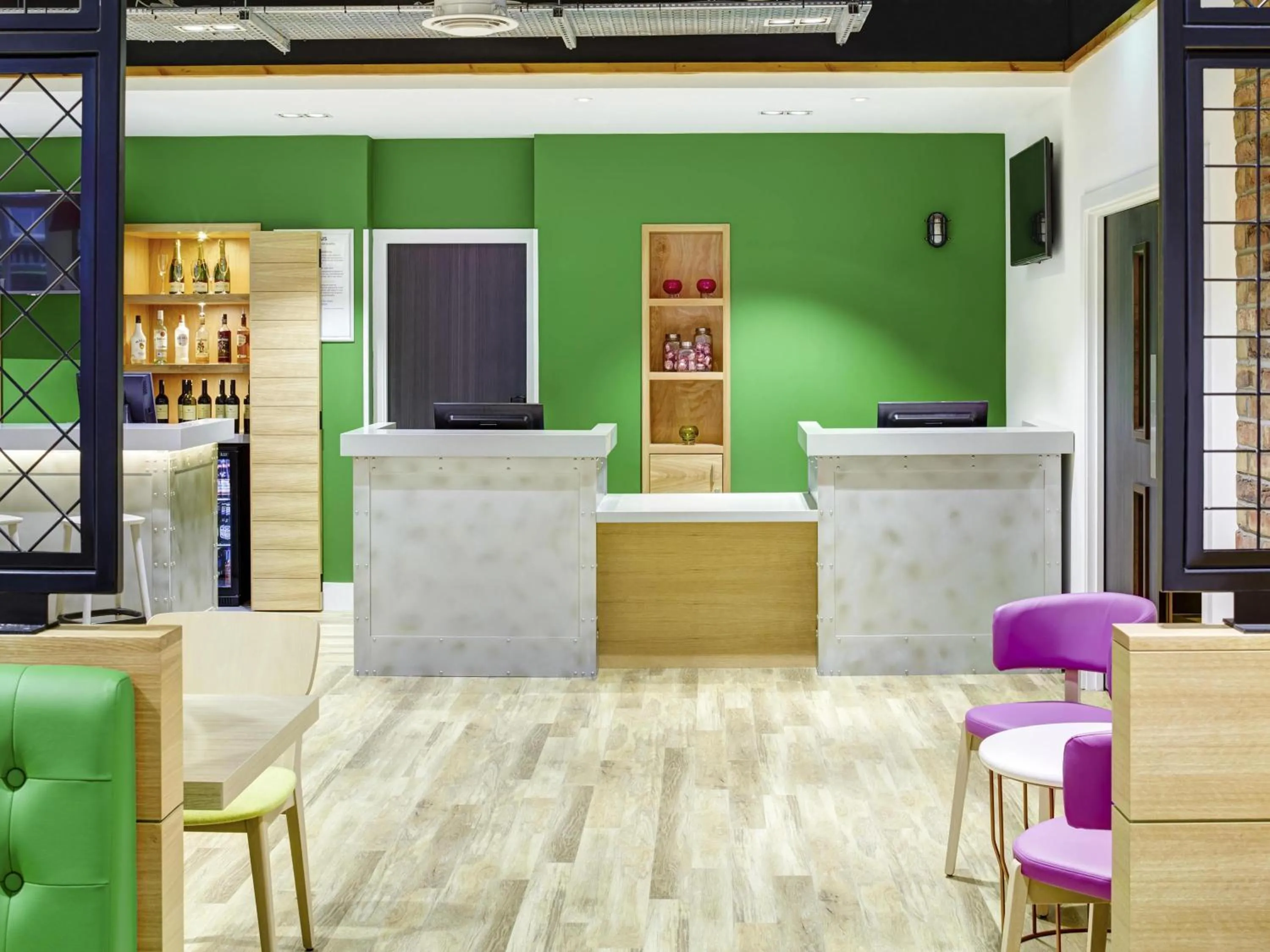 Restaurant/places to eat in ibis Styles Glasgow Centre George Square
