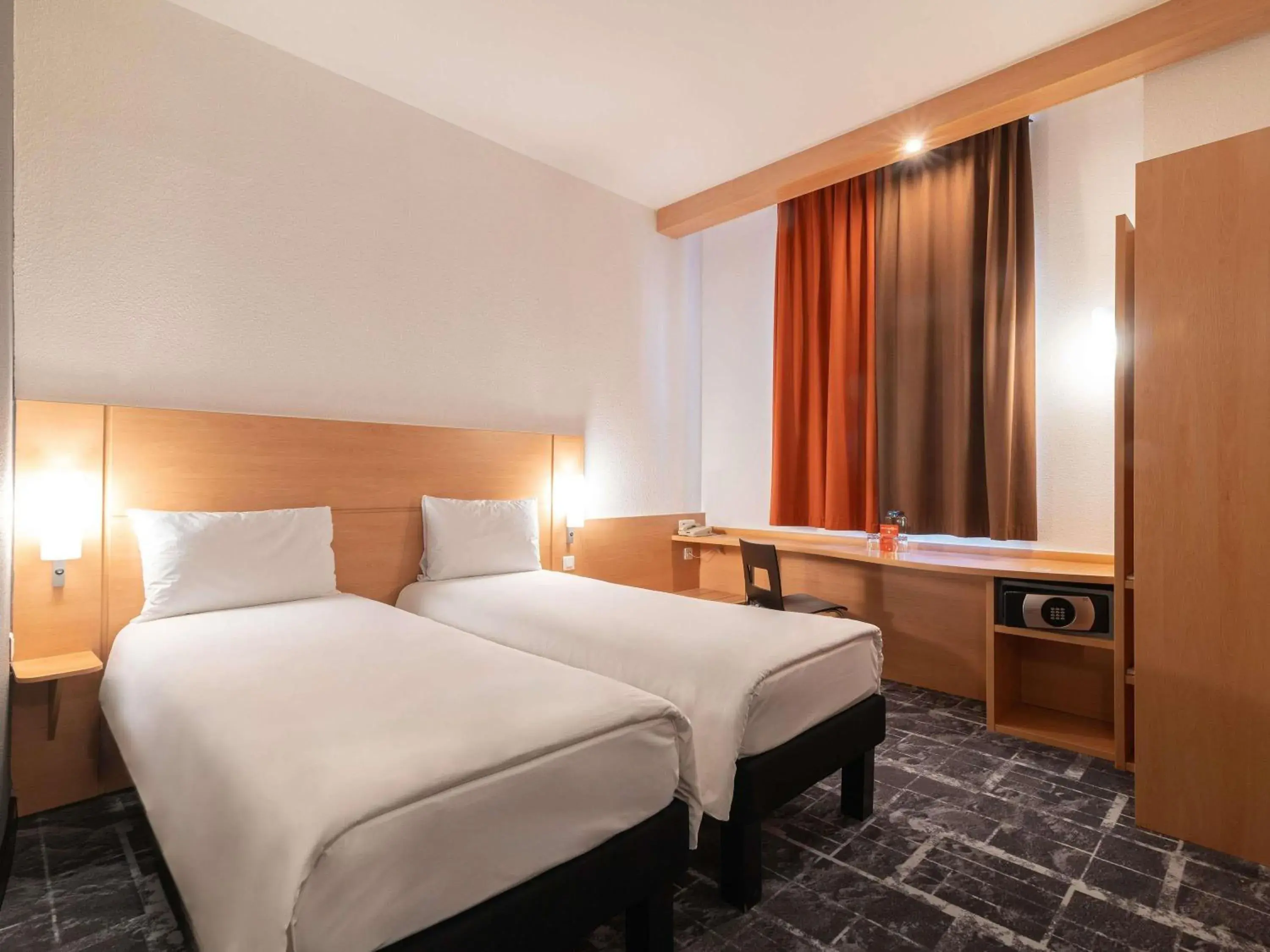 Bedroom, Bed in Ibis Astana Bedroom, Bed in Ibis Astana