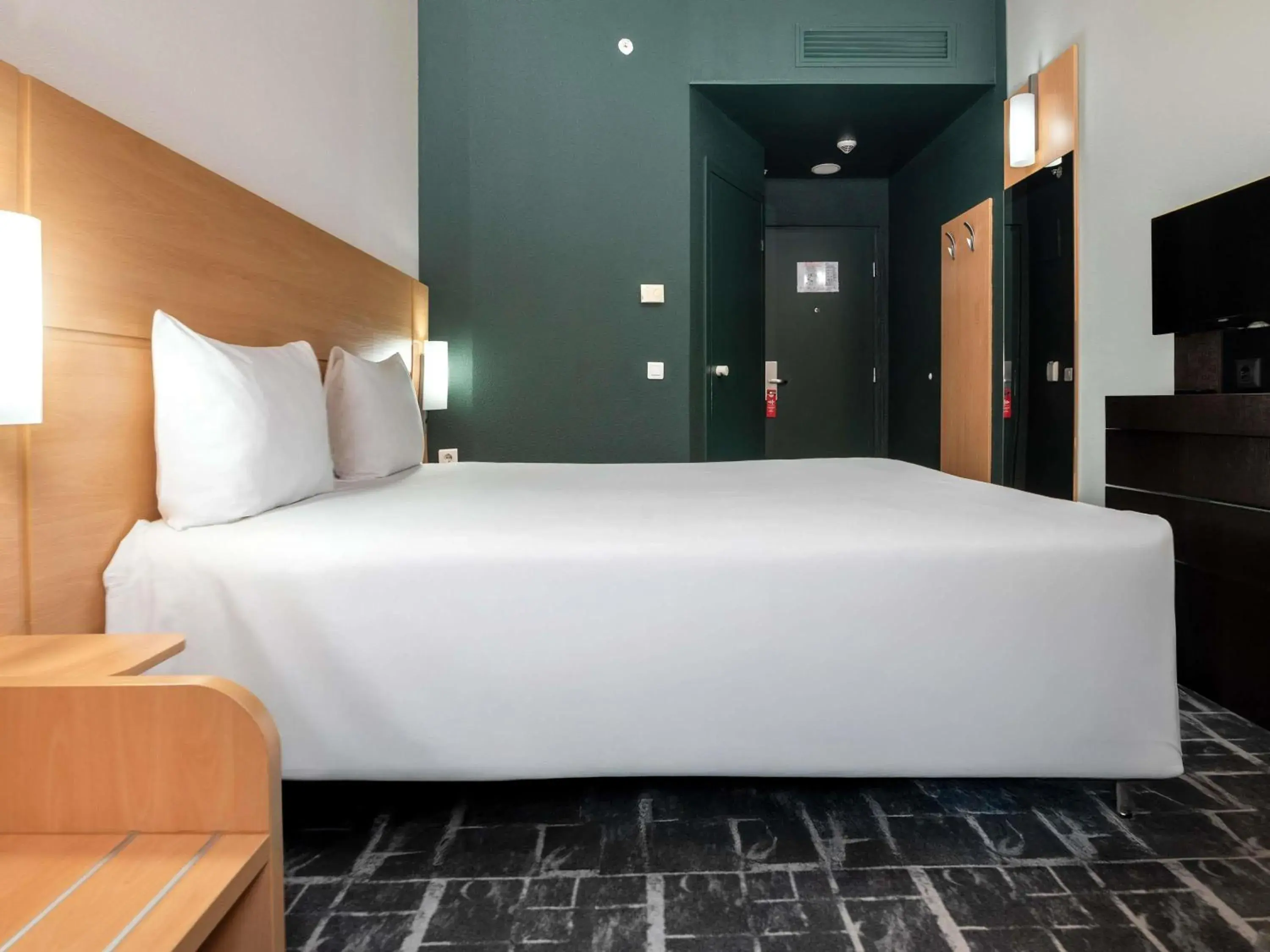 Bedroom, Bed in Ibis Astana Bedroom, Bed in Ibis Astana