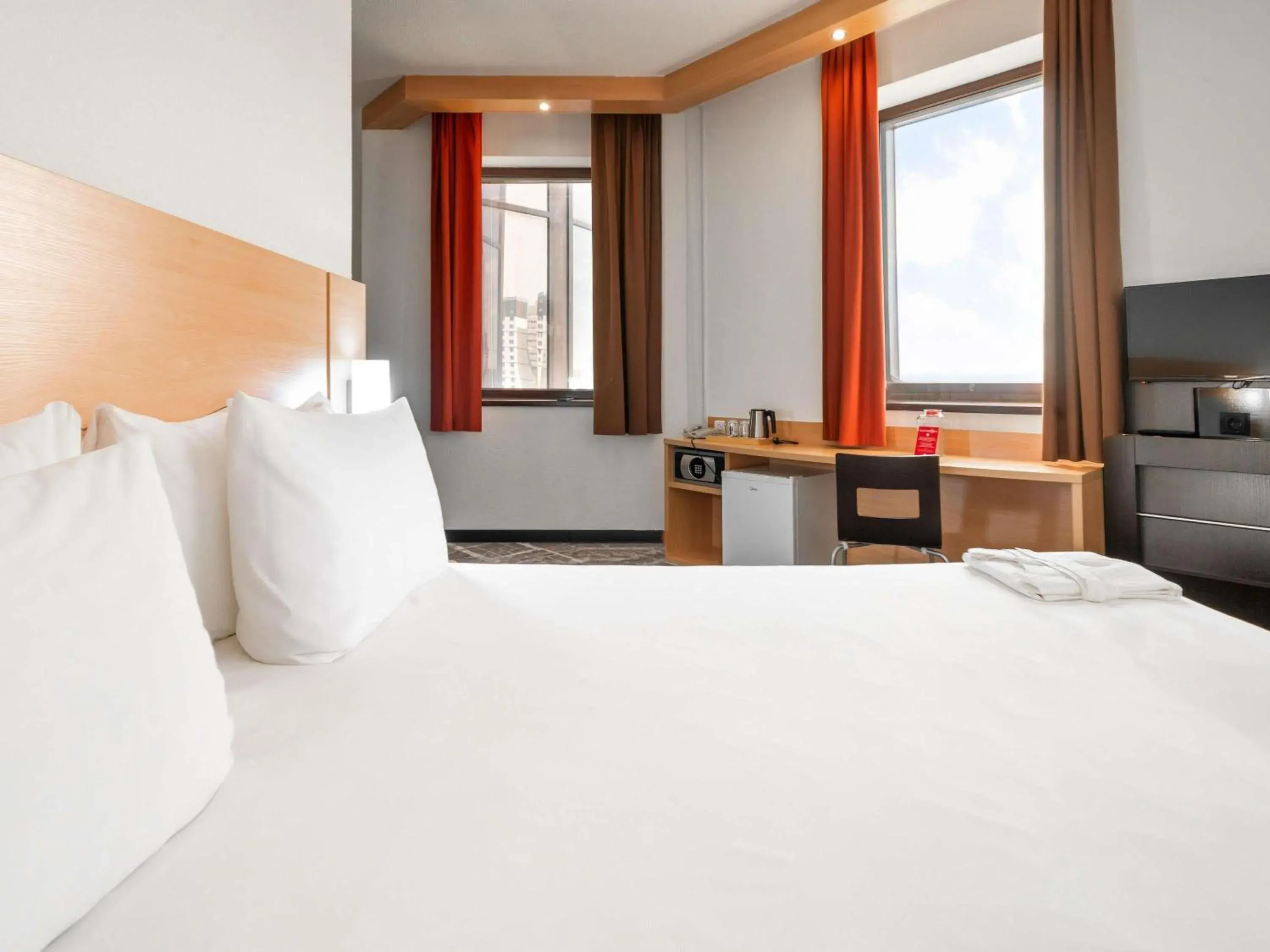 Bedroom, Bed in Ibis Astana Bedroom, Bed in Ibis Astana