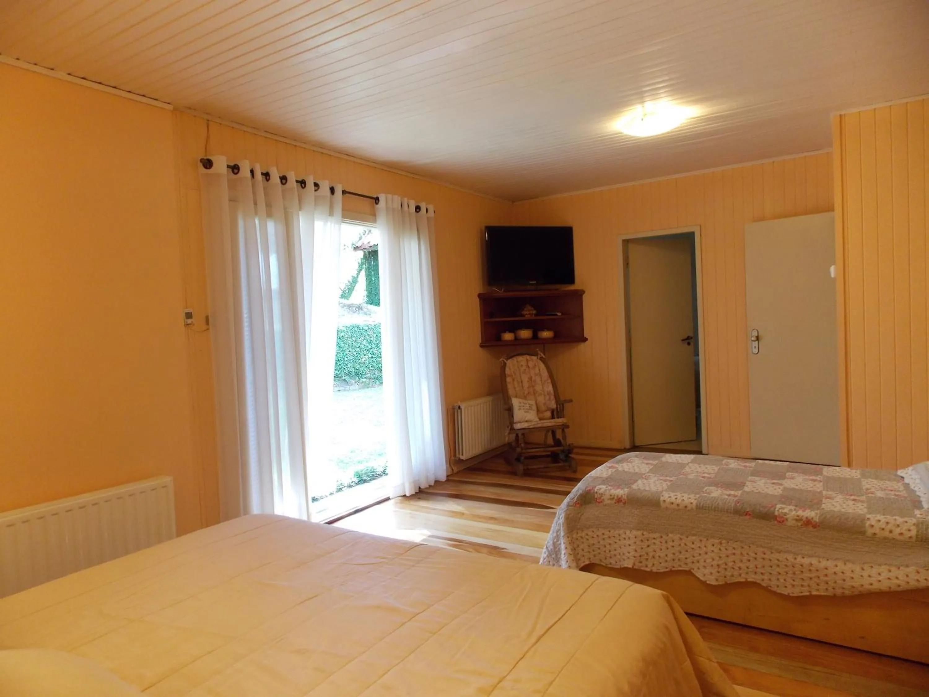 Photo of the whole room, Bed in Casa da Borges