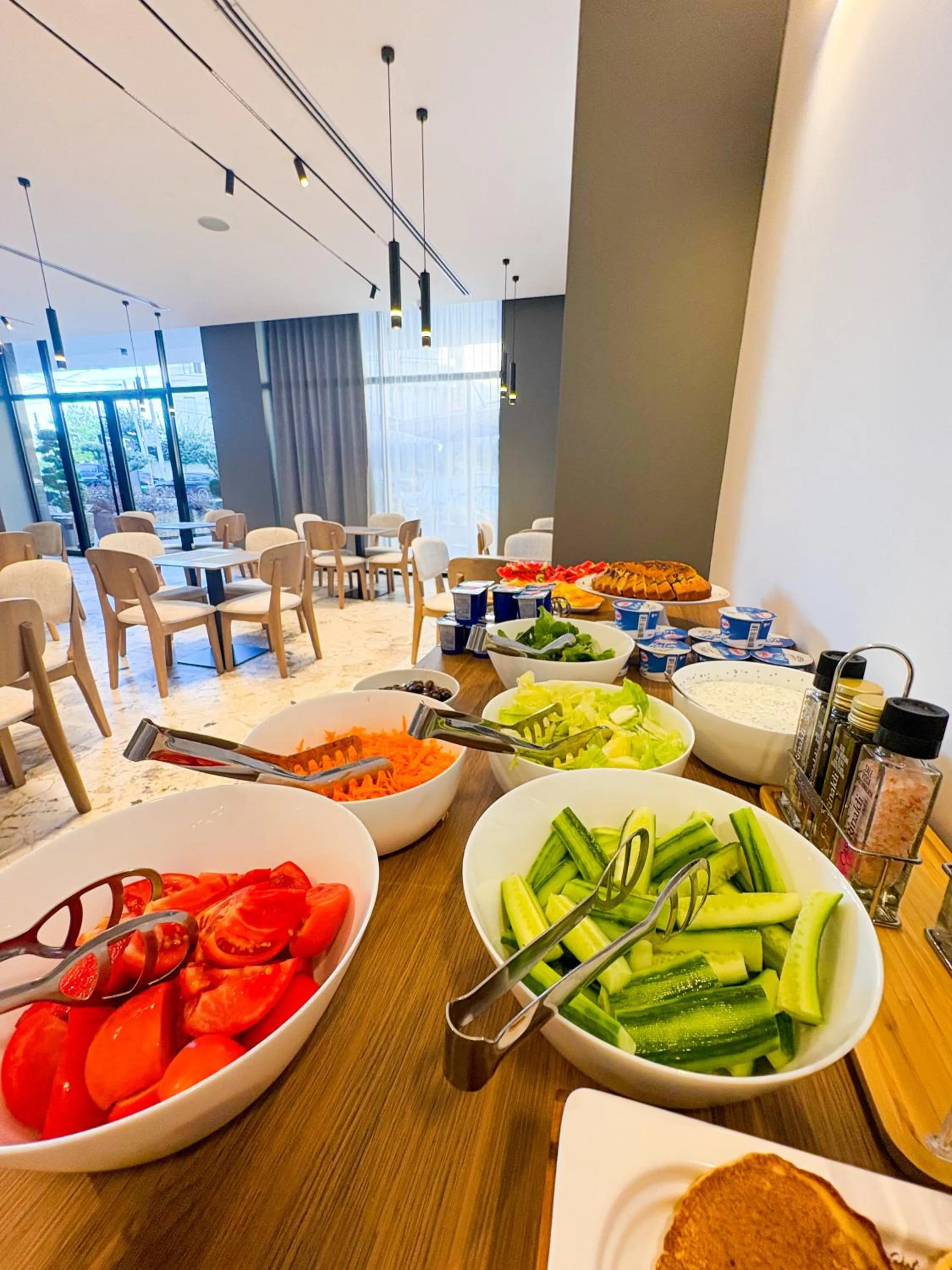 Food and drinks in Boe Luxury Hotel