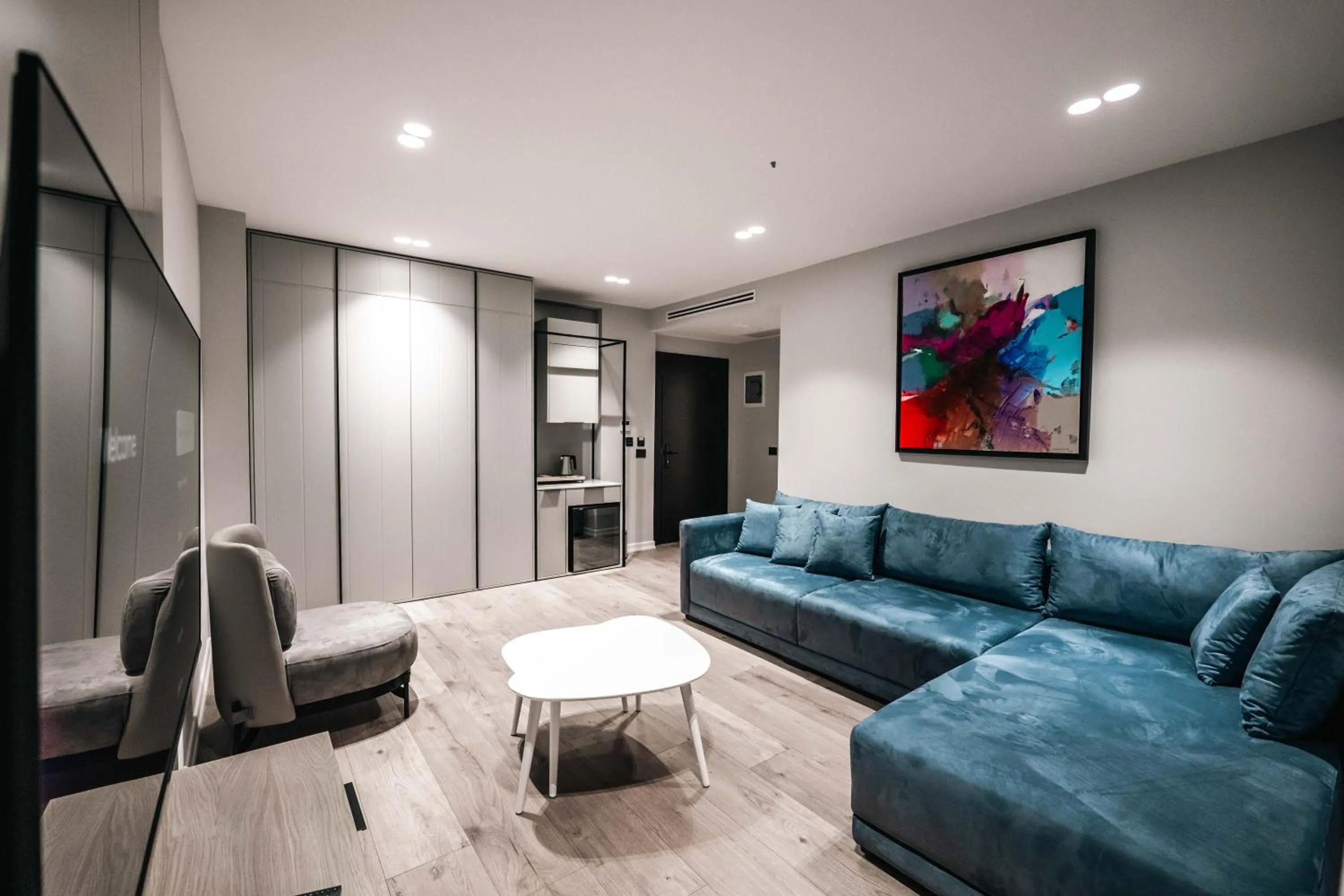 TV and multimedia in Boe Luxury Hotel