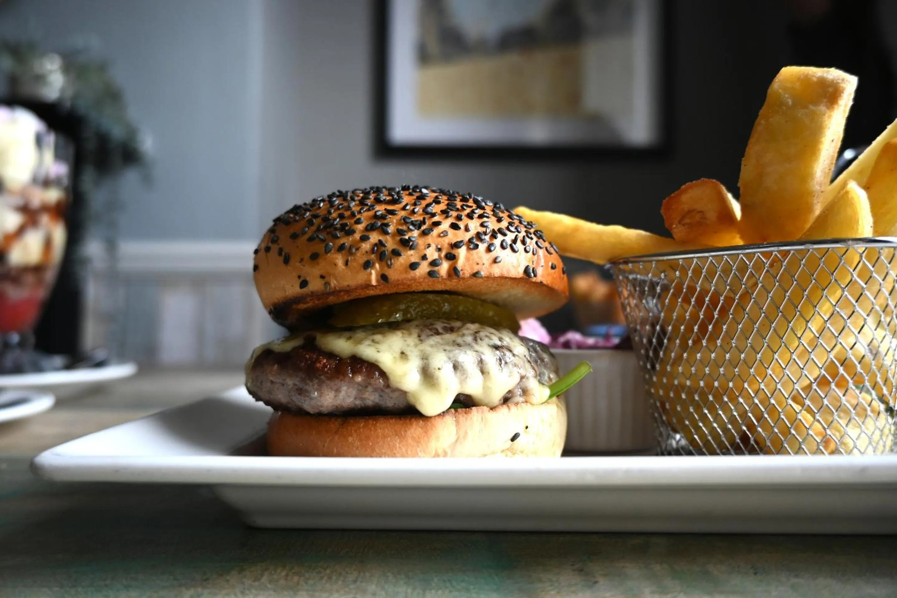 Food and drinks in Foxes Hotel & Academy