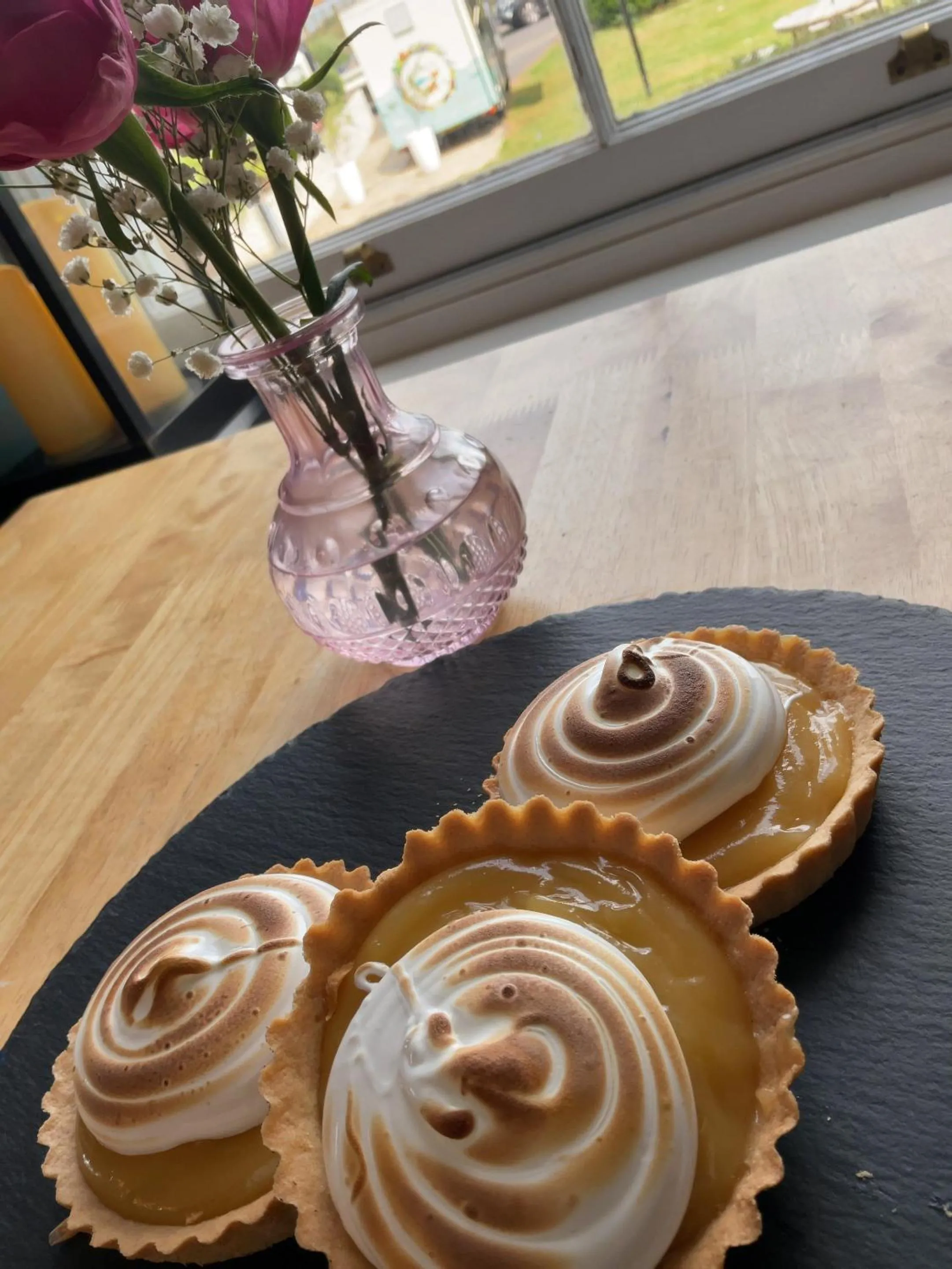 Food and drinks in Foxes Hotel & Academy