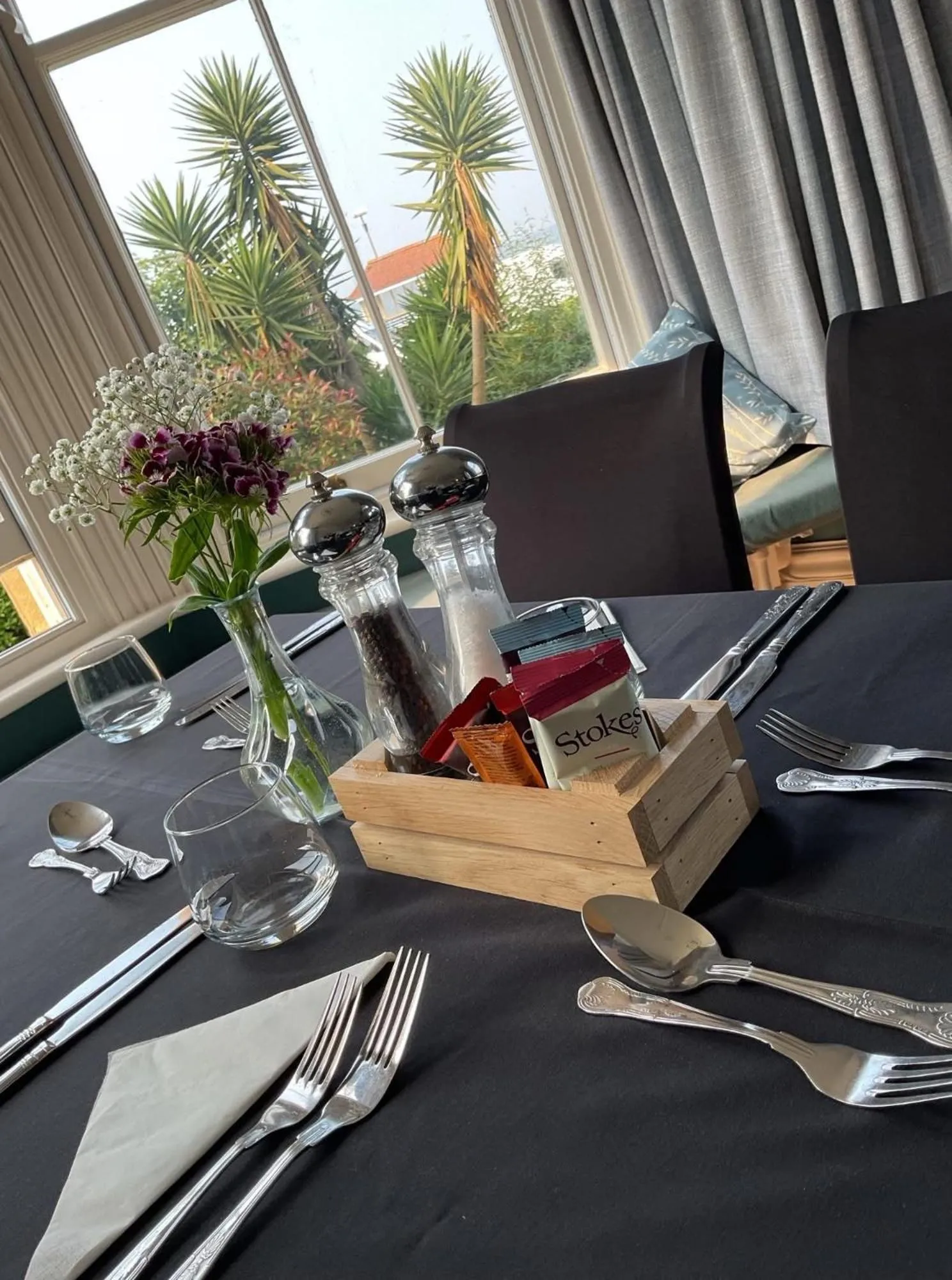 Restaurant/places to eat in Foxes Hotel & Academy