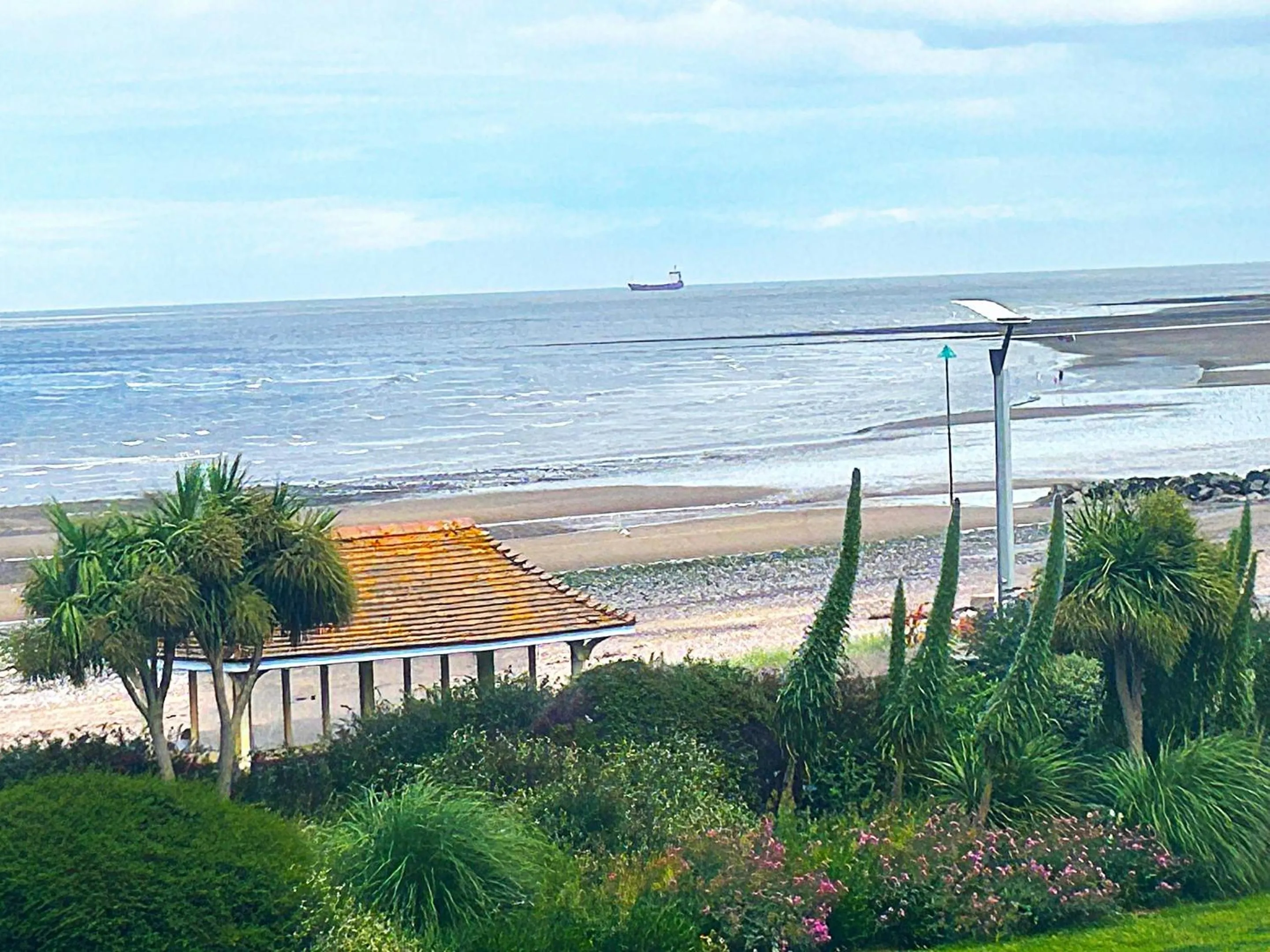 Beach in Foxes Hotel & Academy