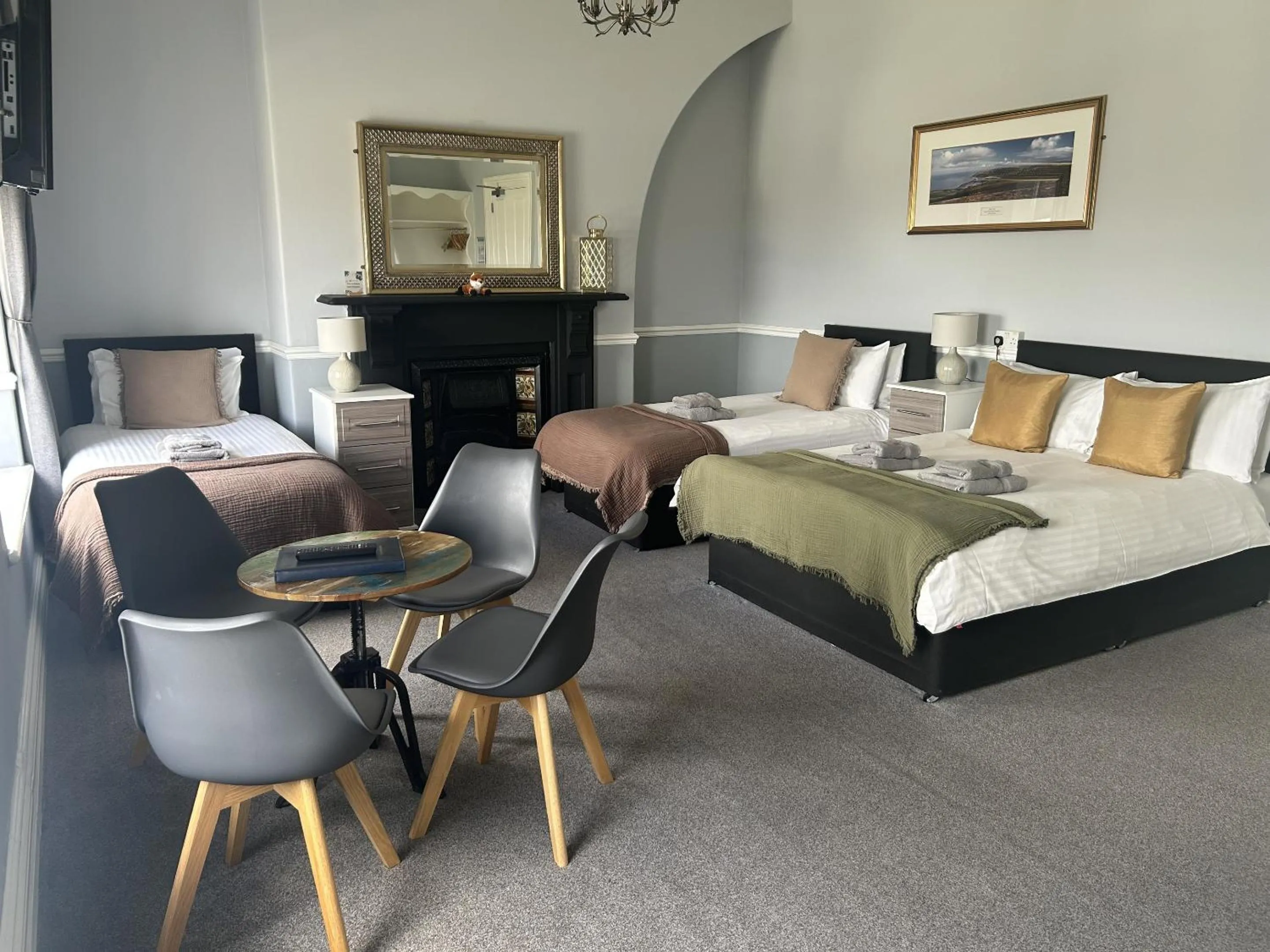 Bedroom, Bed in Foxes Hotel & Academy