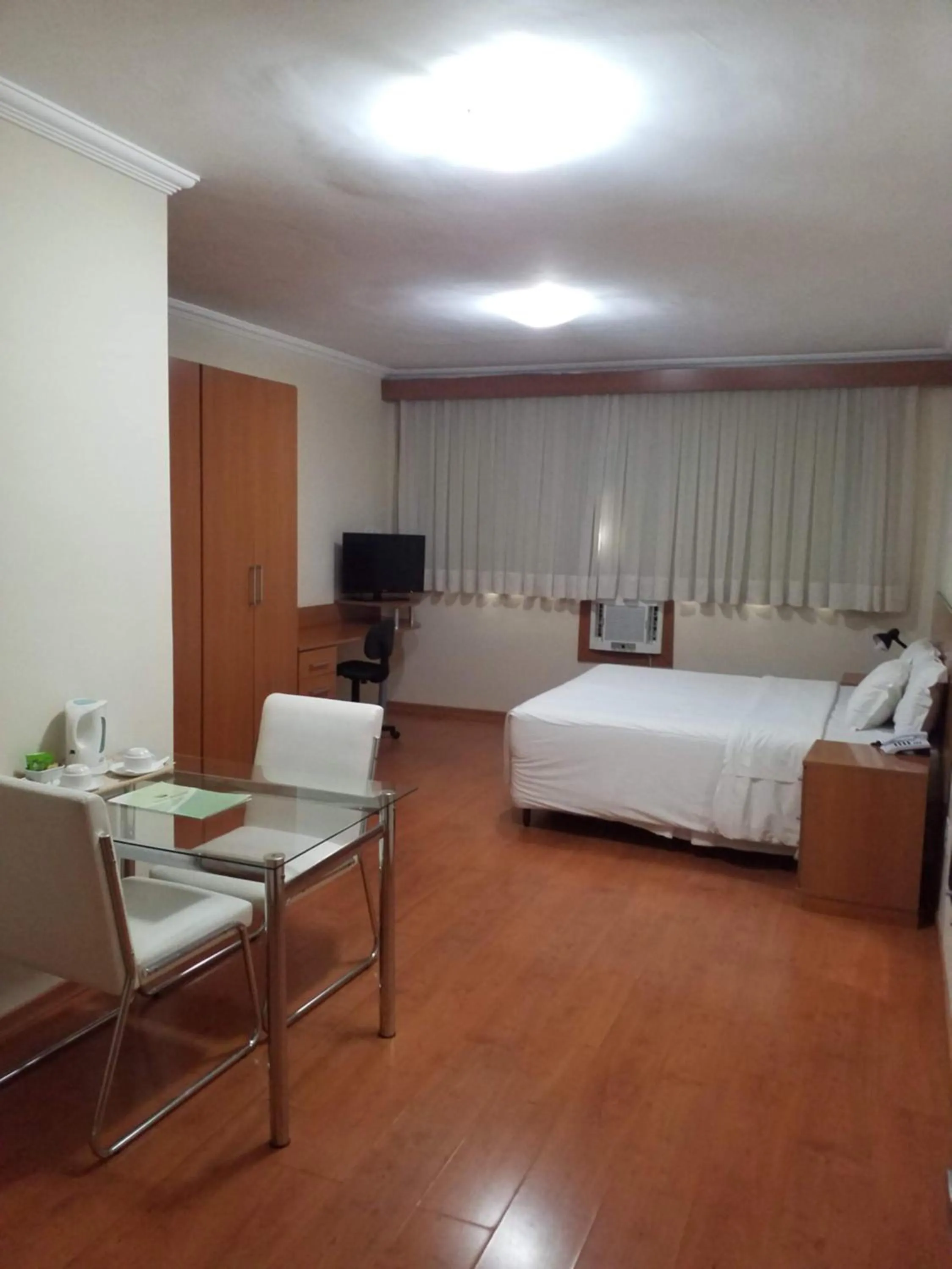 Photo of the whole room, Bed in Mirante Flat