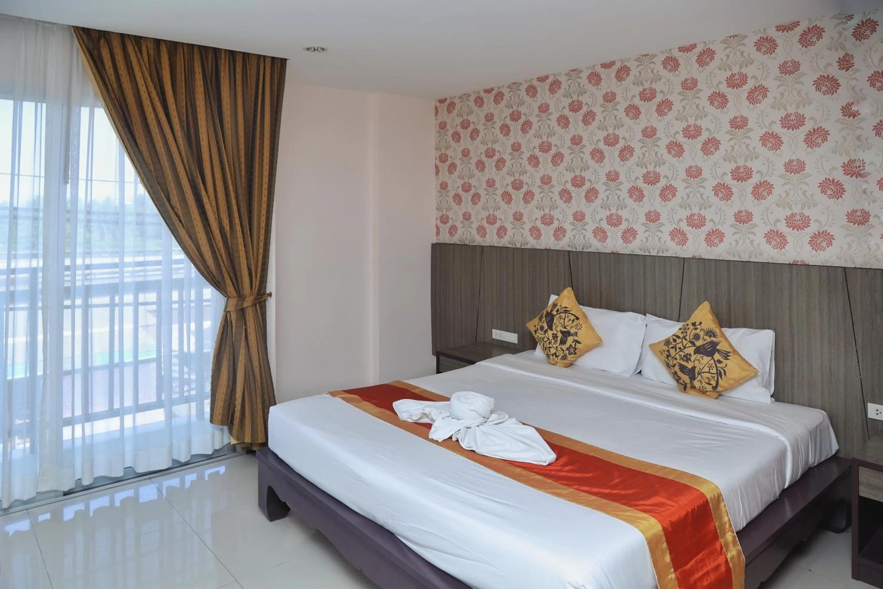 Deluxe Double Room with Balcony in Bellevue Ocean Patong