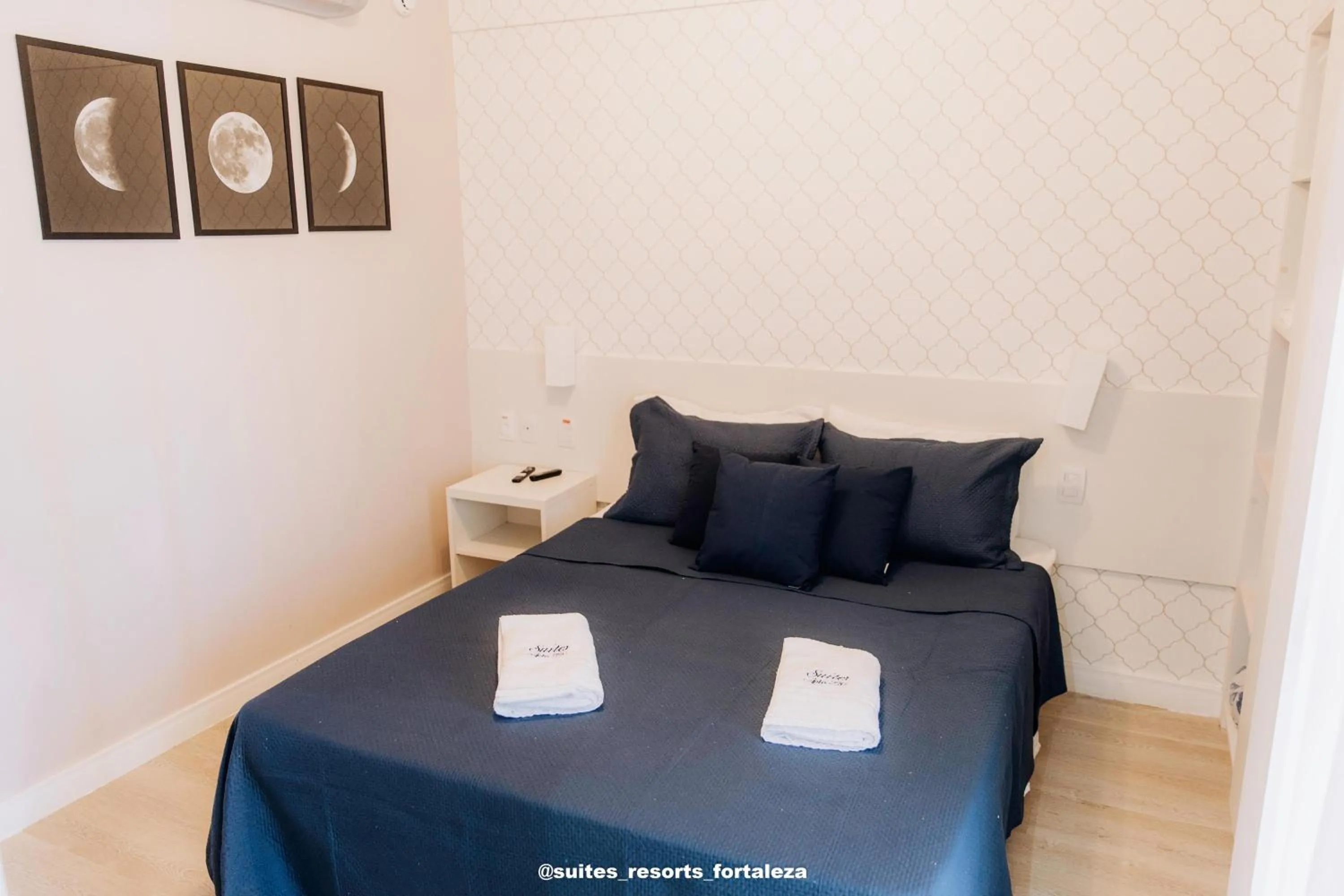 Photo of the whole room, Bed in Apartamento - Pé na areia - Ao lado do parque aquático - Administrado por Anfitrião