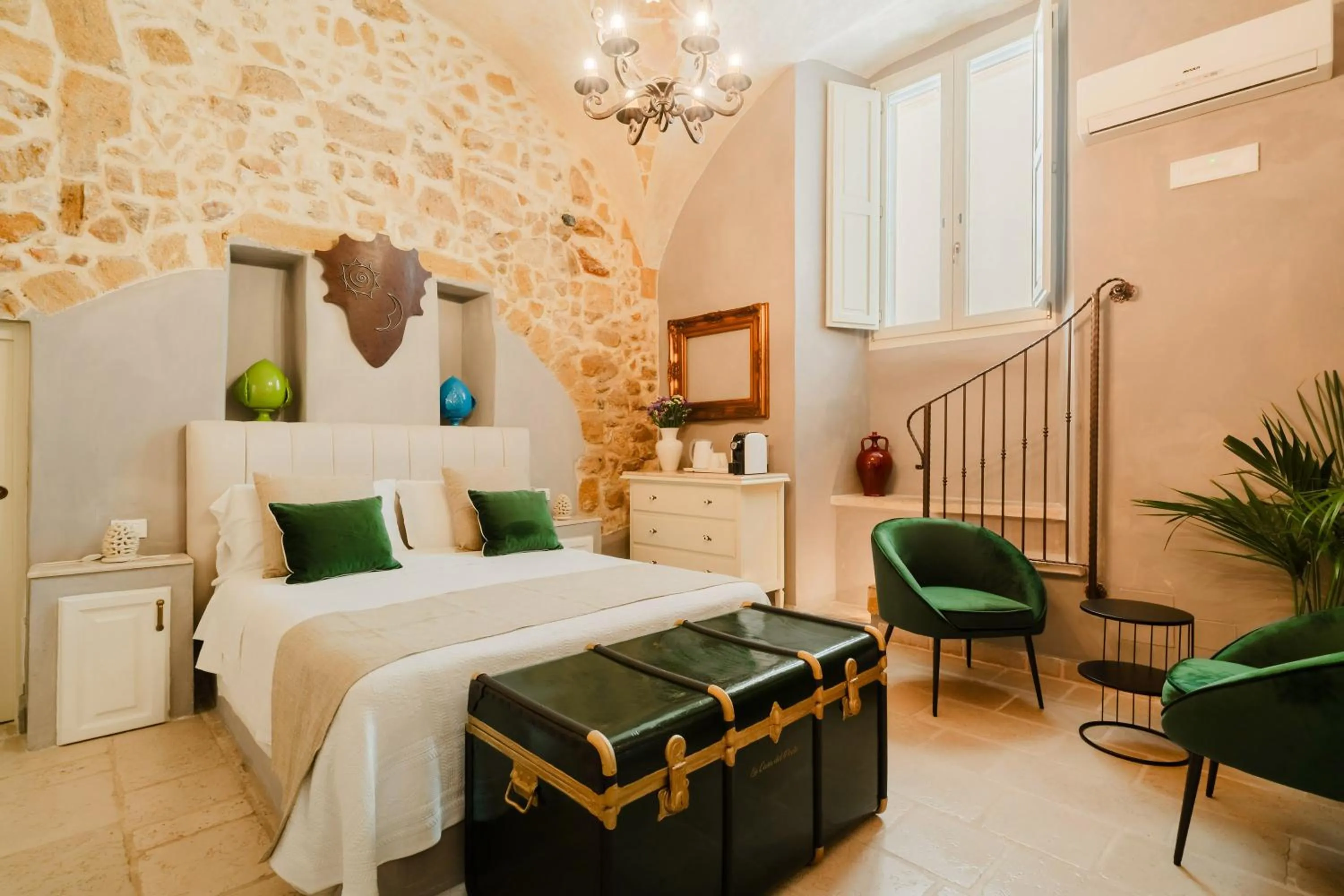 Photo of the whole room, Bed in Relais La Casa del Poeta