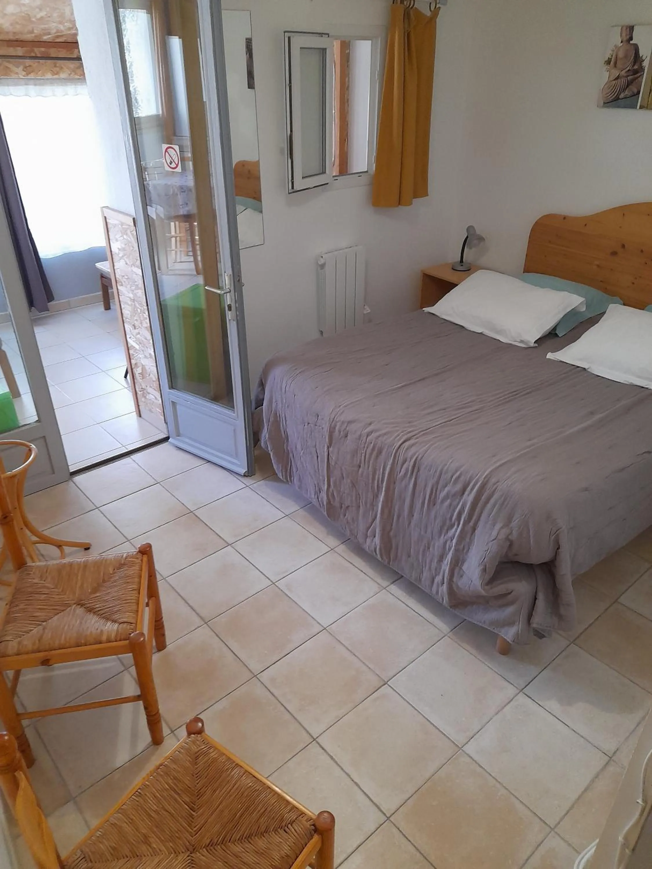 Bedroom, Bed in Chambres d'Hôtes Chez Cécile à Lagnes