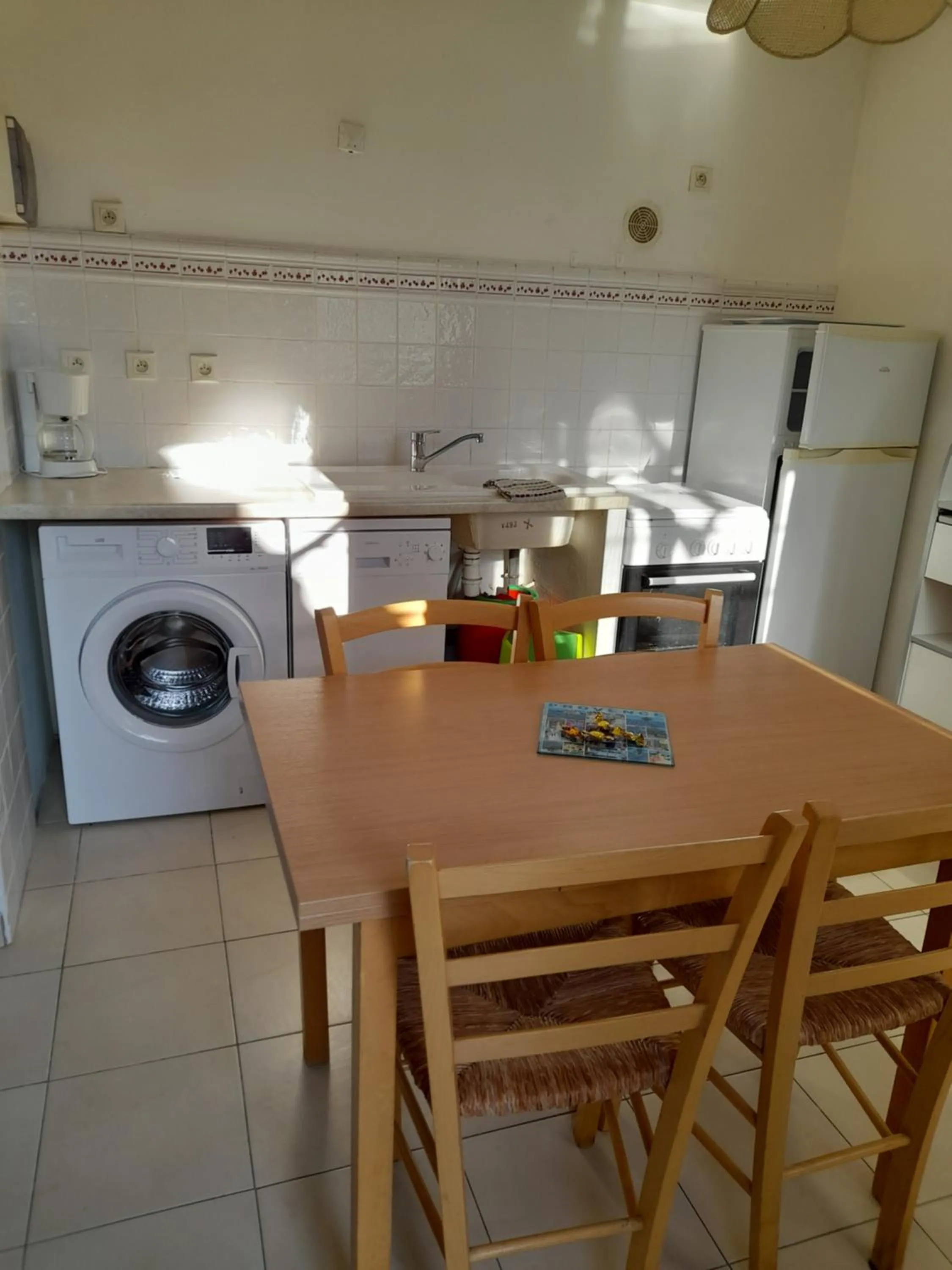 kitchen in Chambres d'Hôtes Chez Cécile à Lagnes