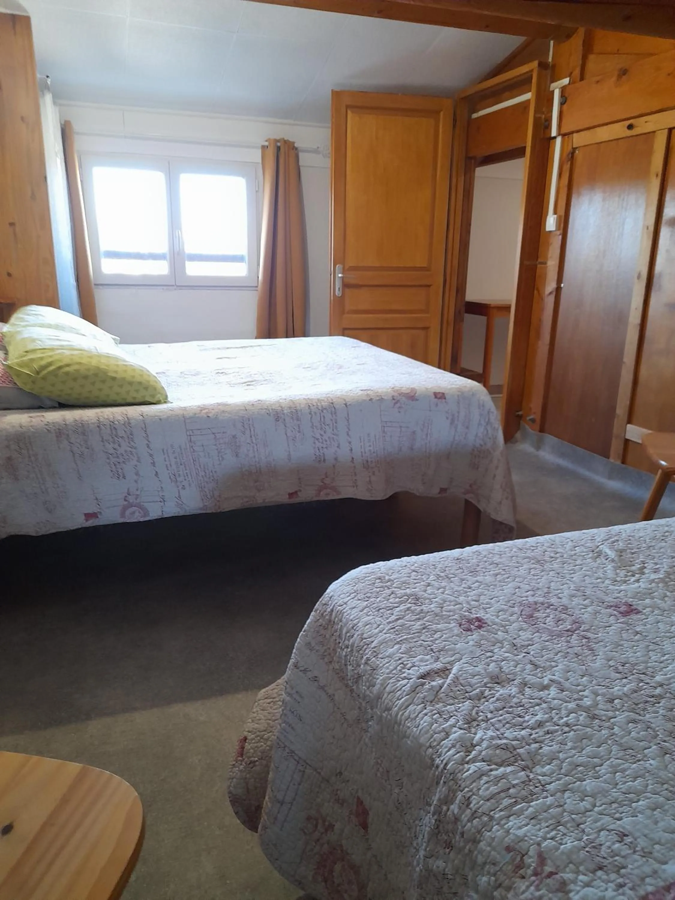 Bedroom, Bed in Chambres d'Hôtes Chez Cécile à Lagnes