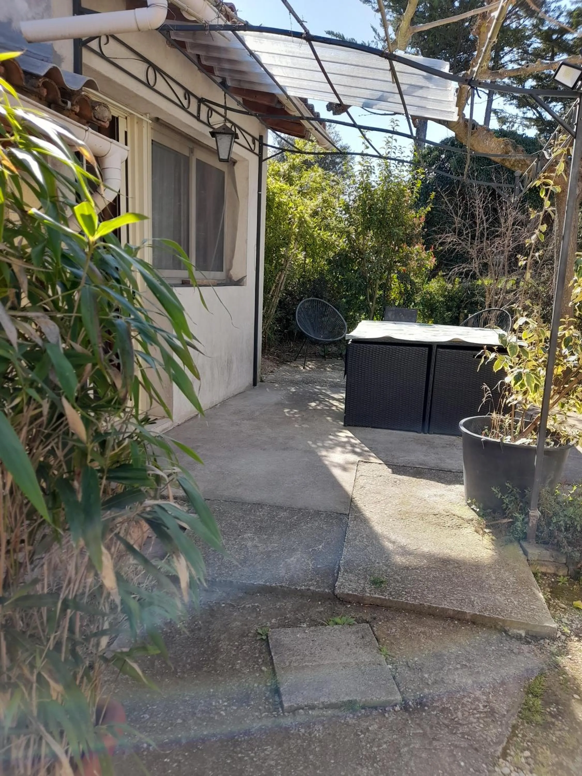 Patio in Chambres d'Hôtes Chez Cécile à Lagnes