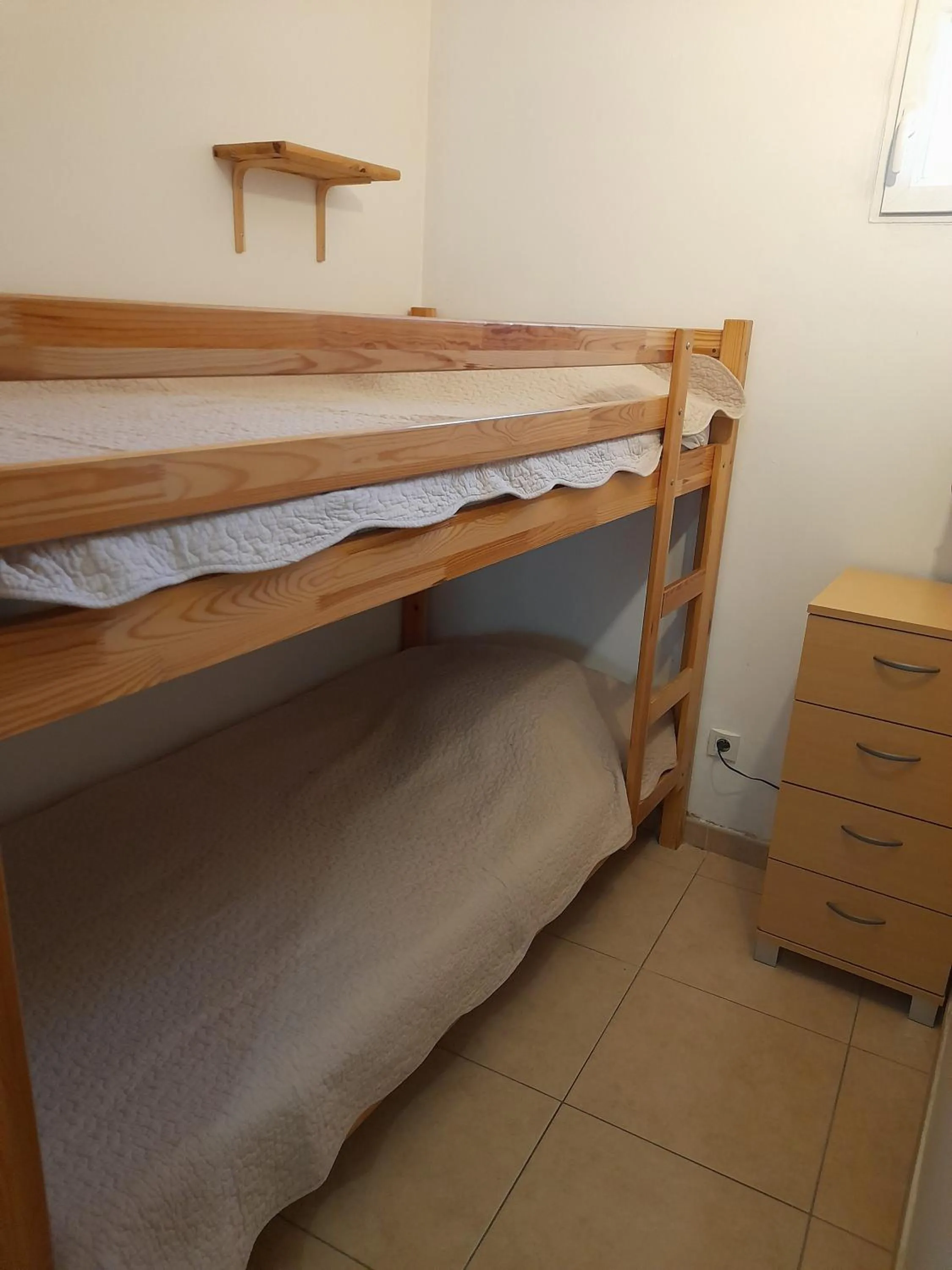 bunk bed, Bed in Chambres d'Hôtes Chez Cécile à Lagnes