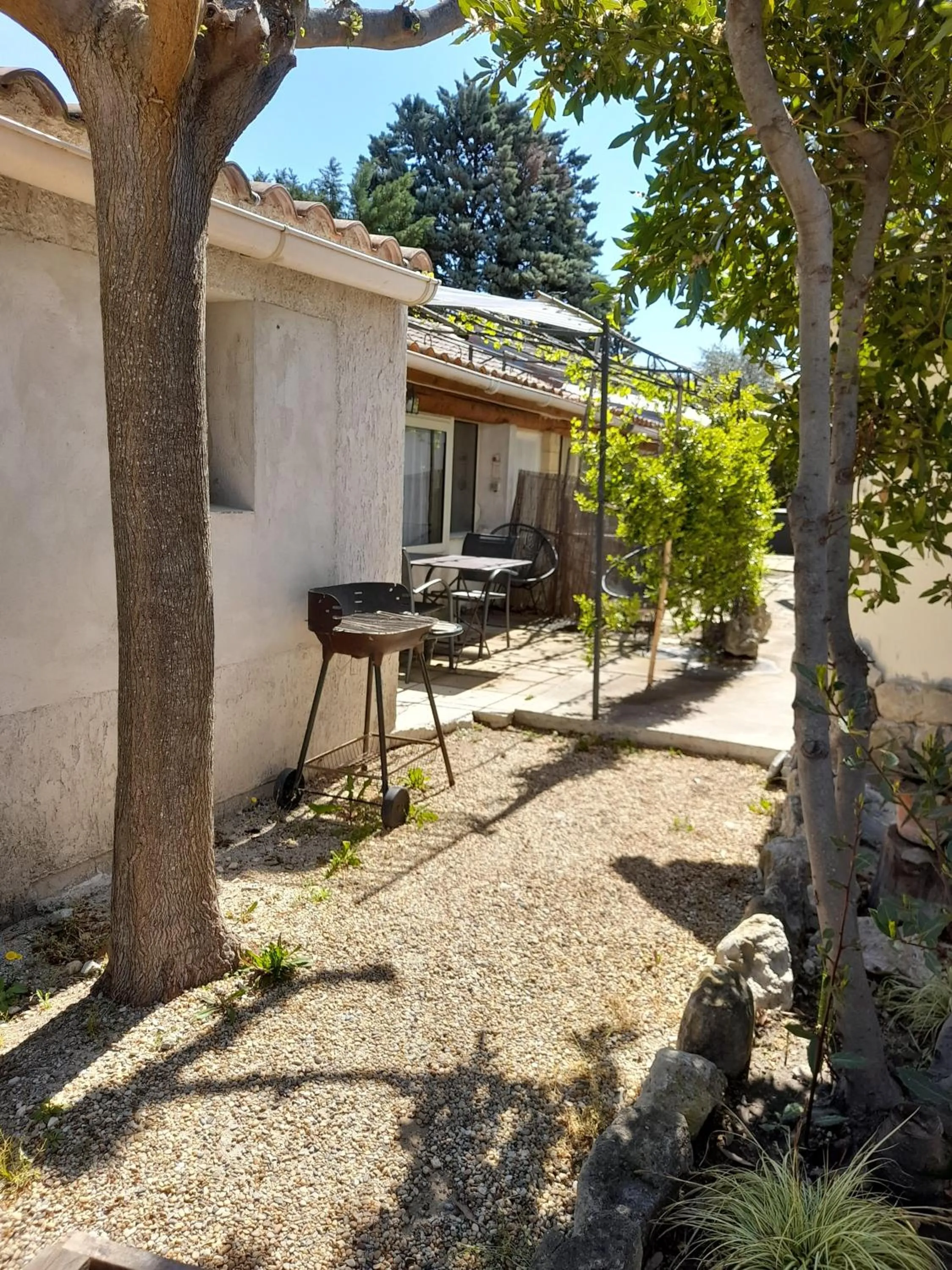 Patio in Chambres d'Hôtes Chez Cécile à Lagnes