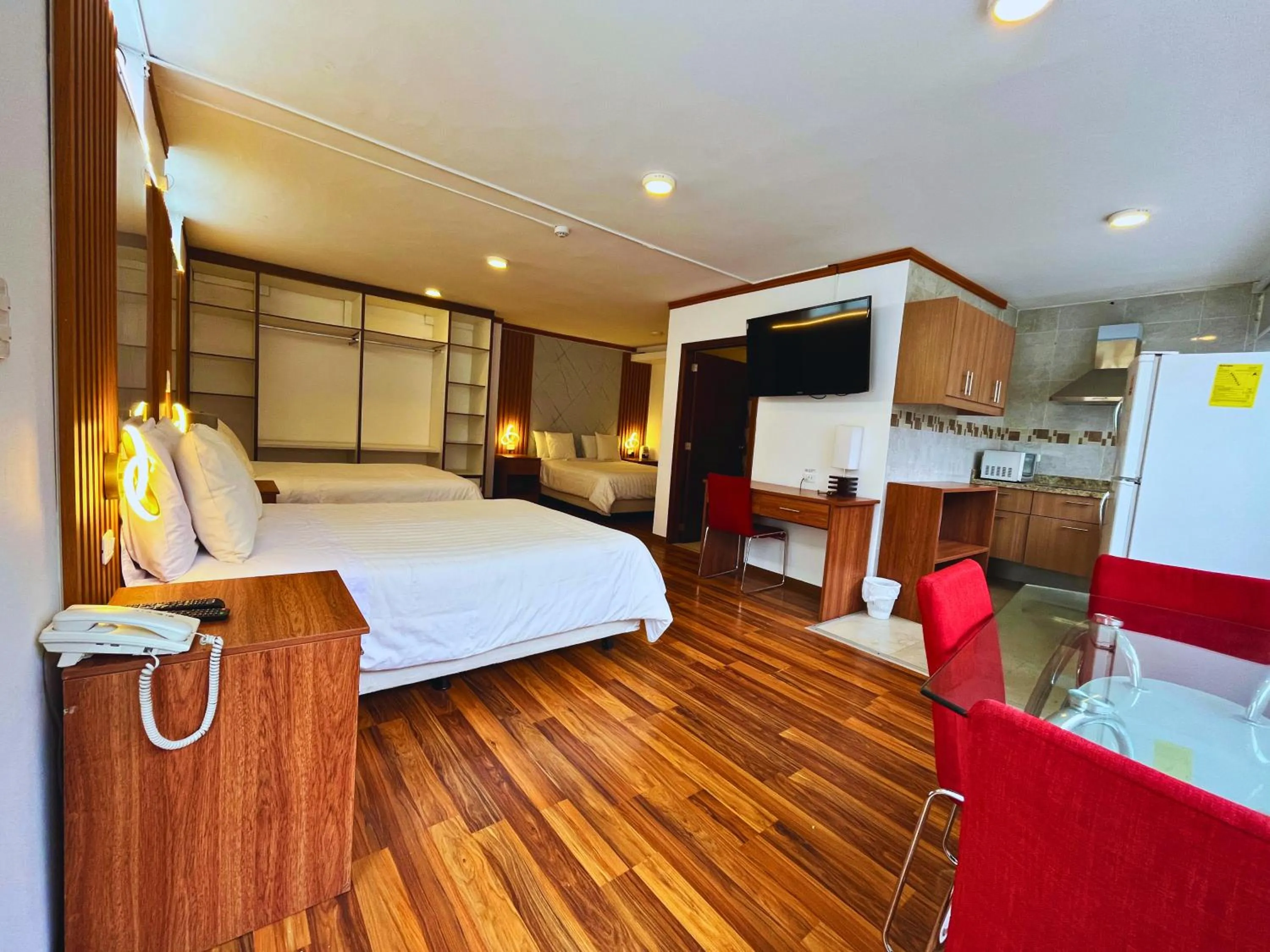 Photo of the whole room, Bed in Casa Hidalgo Ecuador