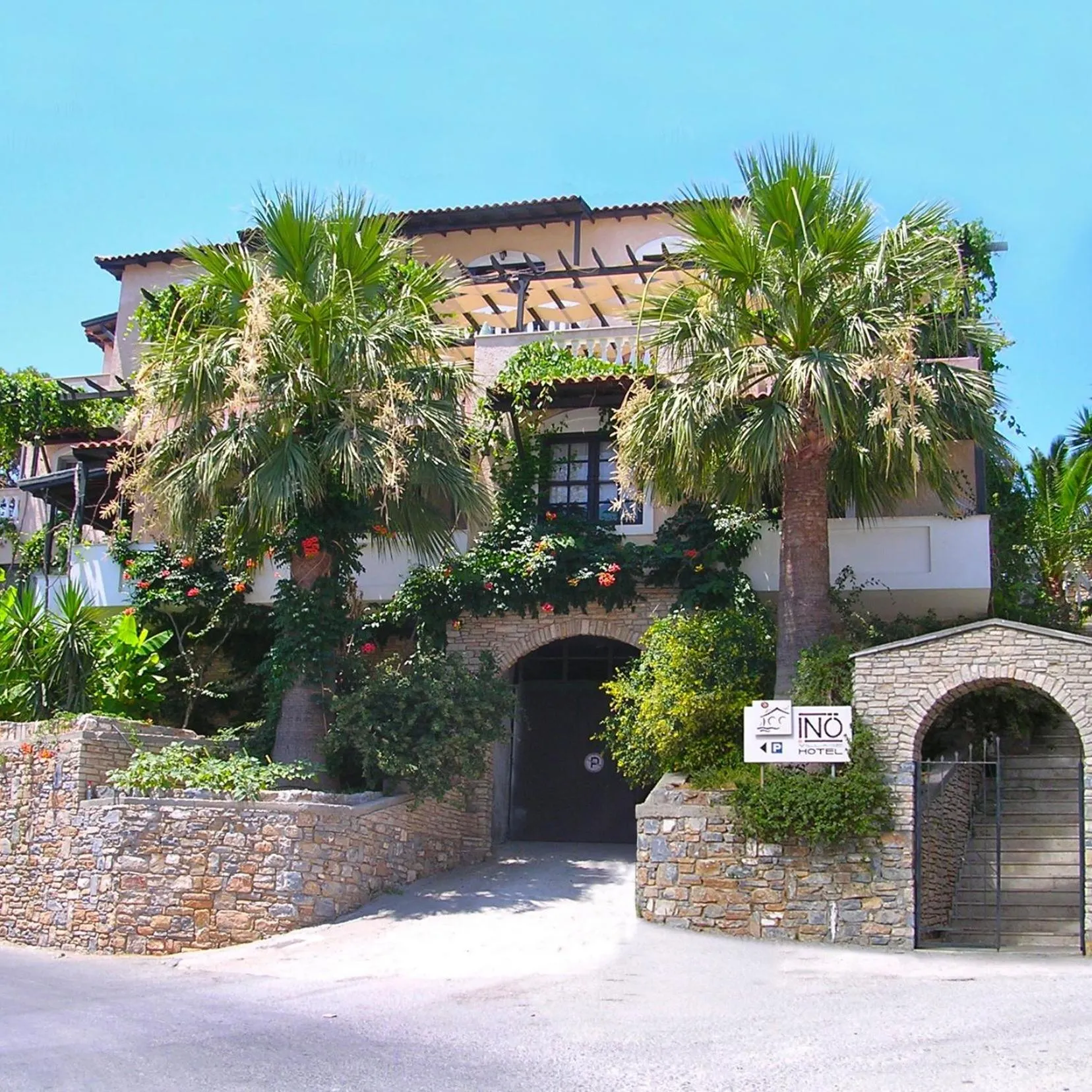 Facade/entrance in Ino Hotel & Suites