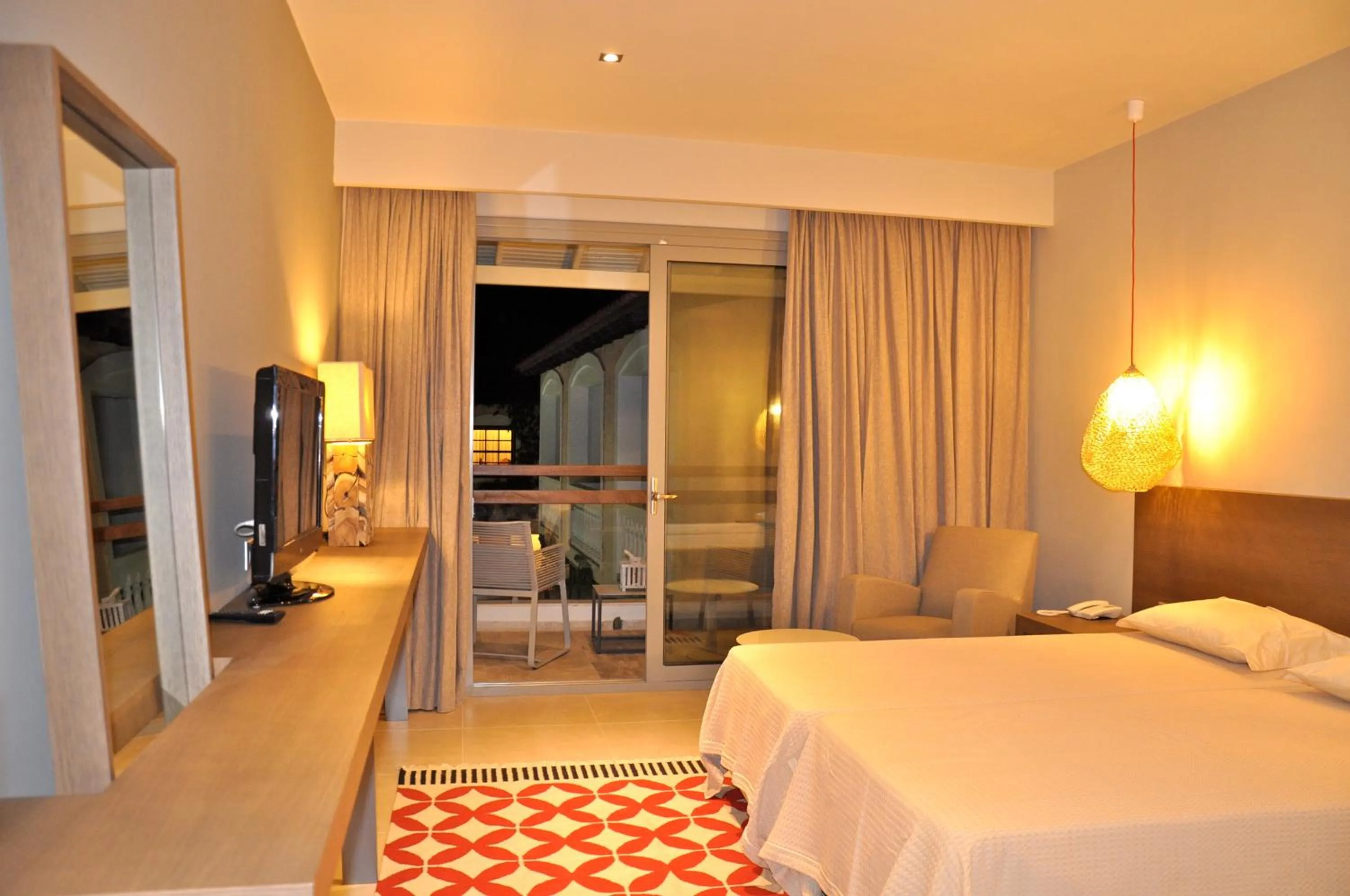 Photo of the whole room, Bed in Ino Hotel & Suites