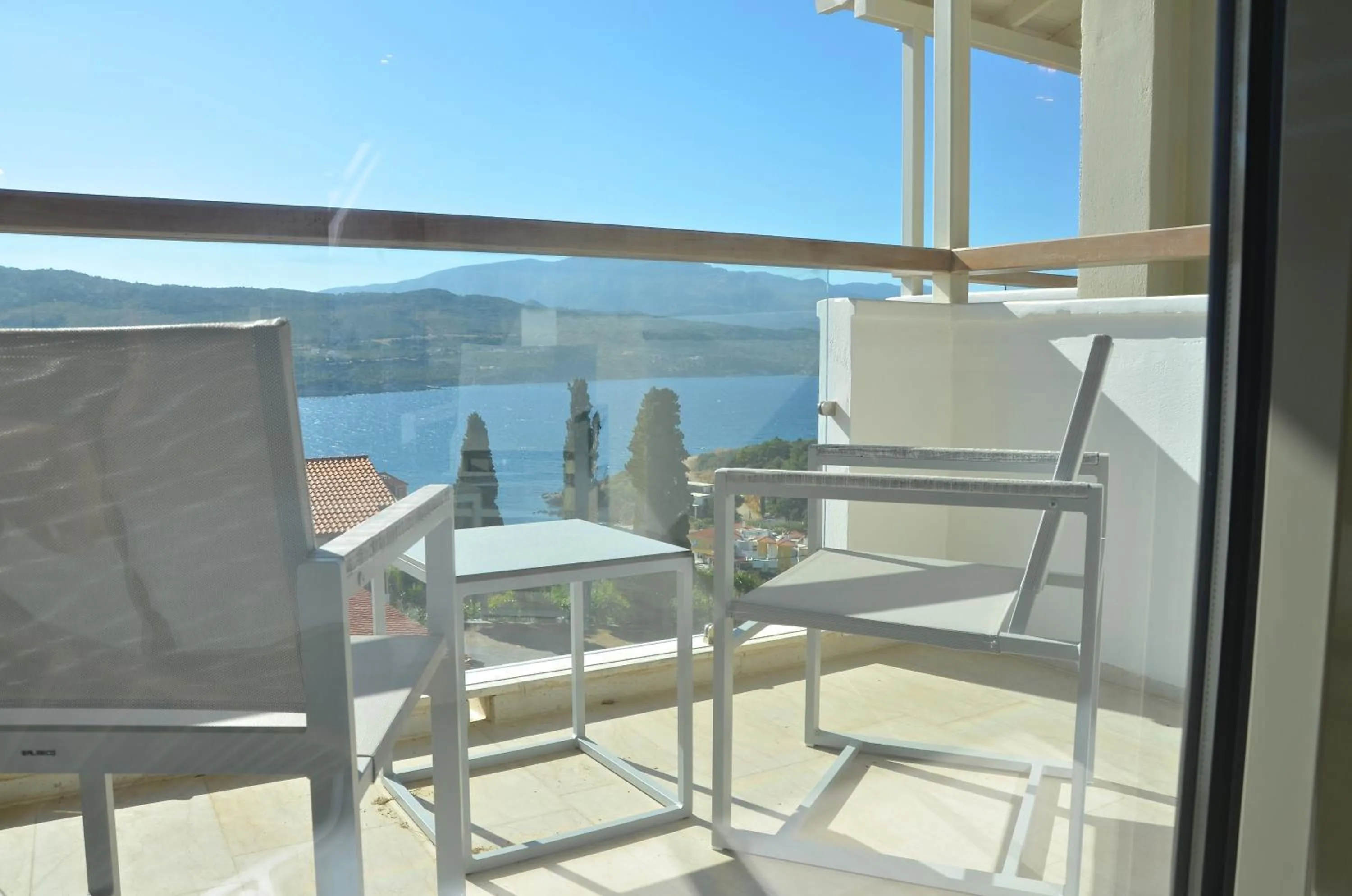 Balcony/Terrace in Ino Hotel & Suites