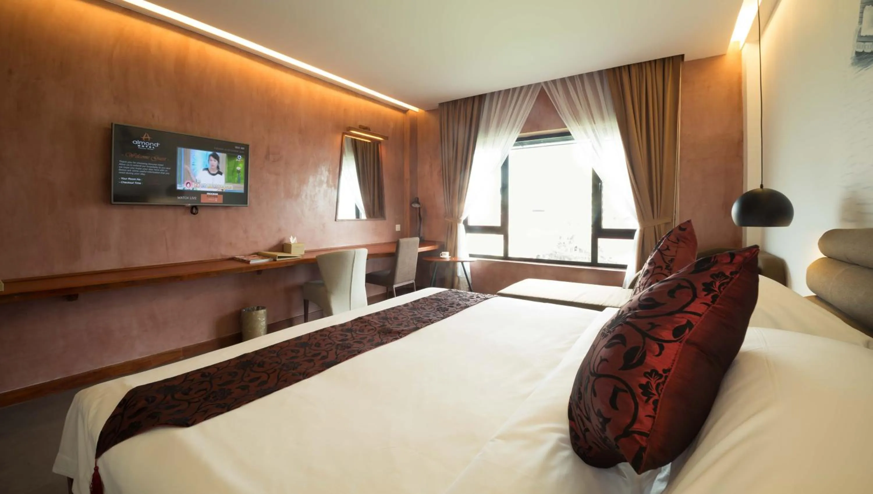 TV and multimedia, Bed in Almond Hotel Bassac River