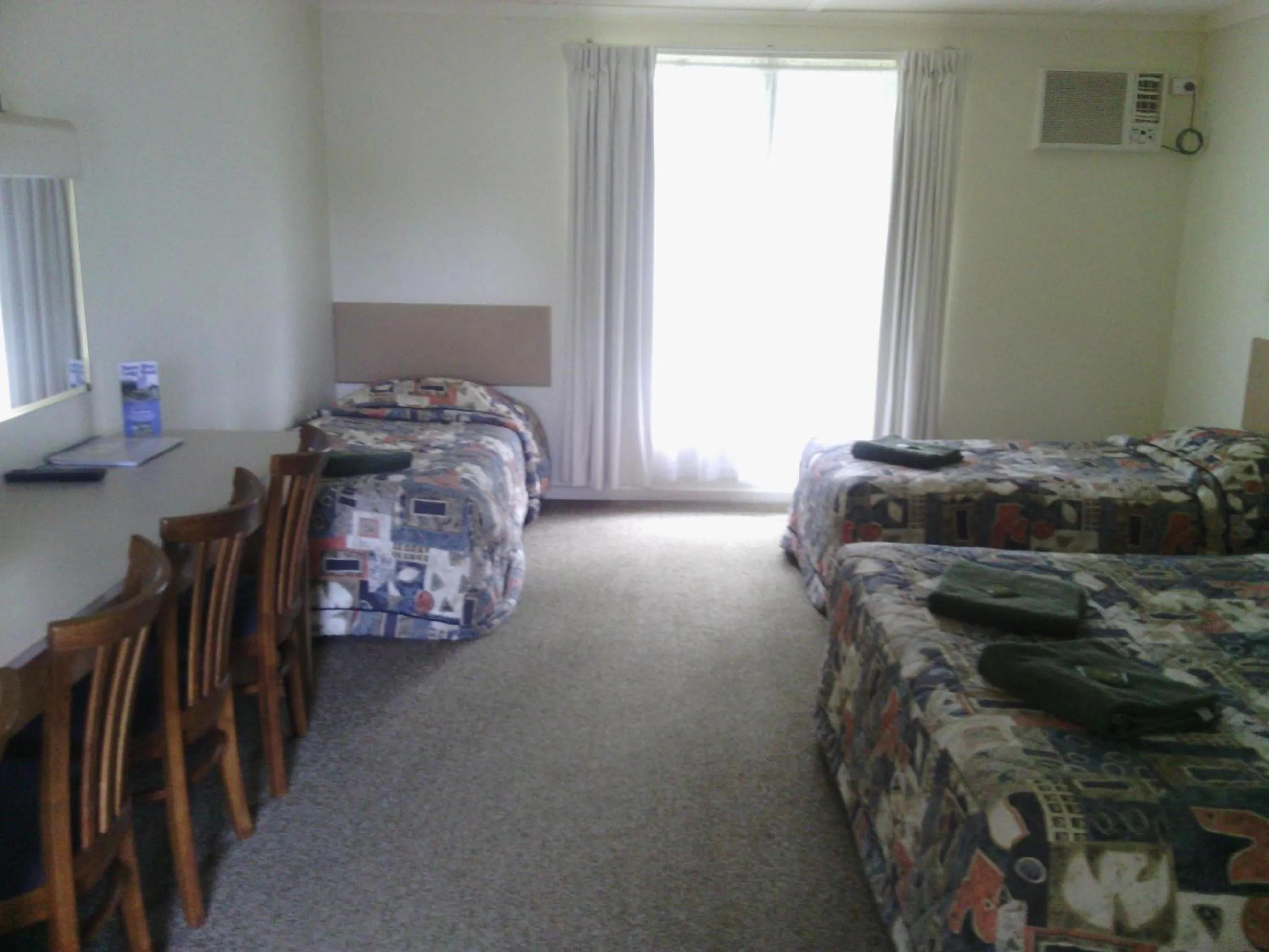 Property building, Bed in Snowy River Lodge Motel
