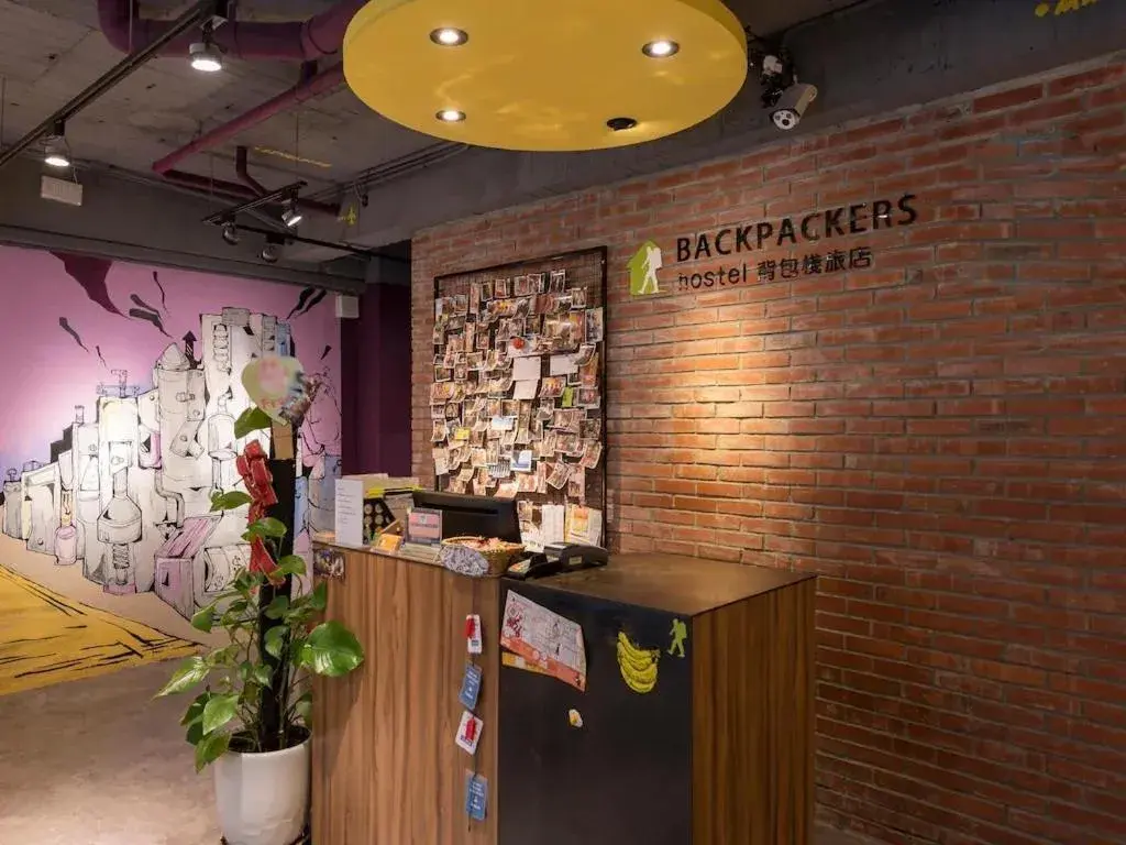 Facade/entrance in Backpackers Hostel - Ximen Facade/entrance in Backpackers Hostel - Ximen