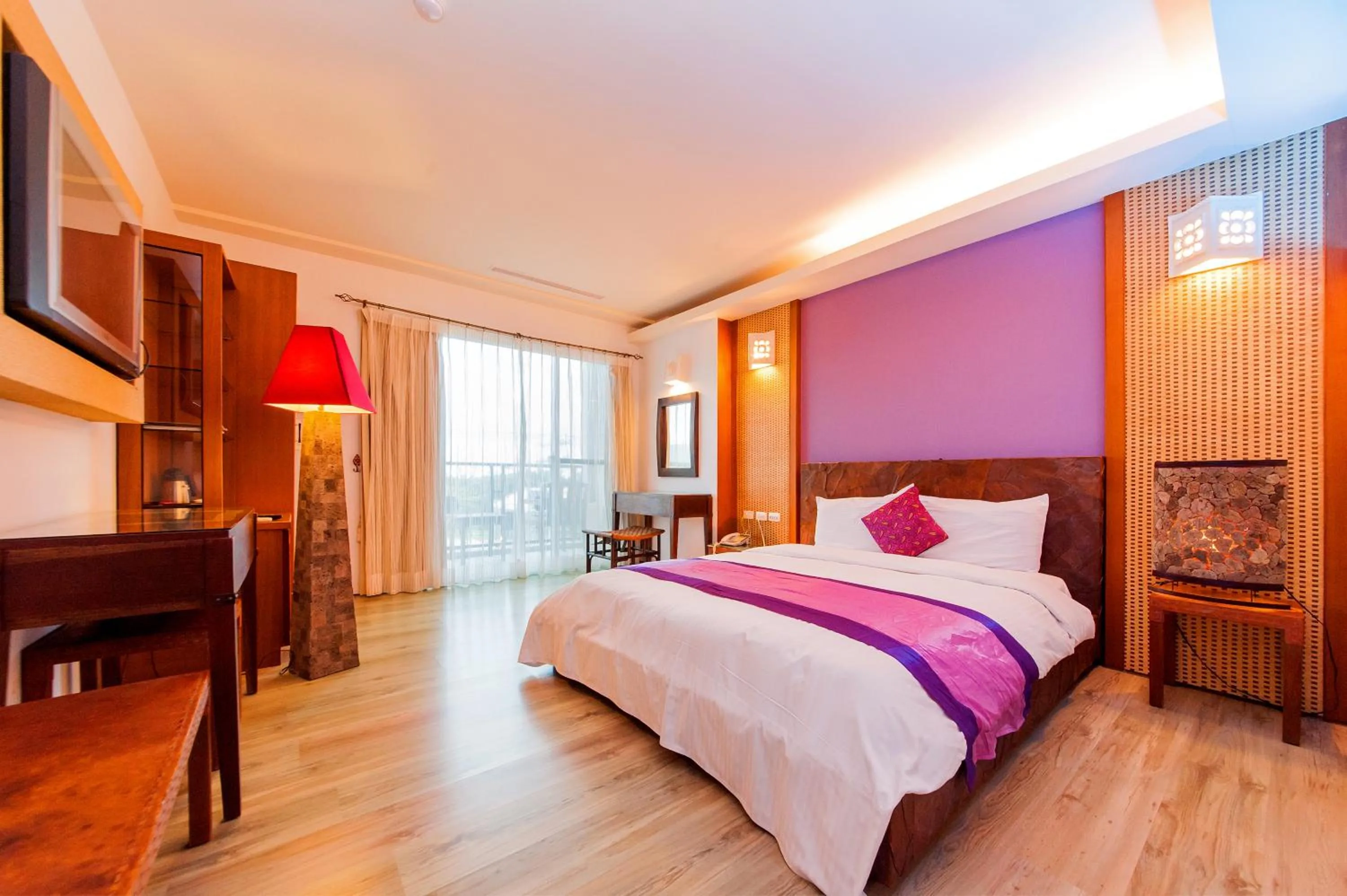 Shower, Bed in Seasons Bali Fashion Inn