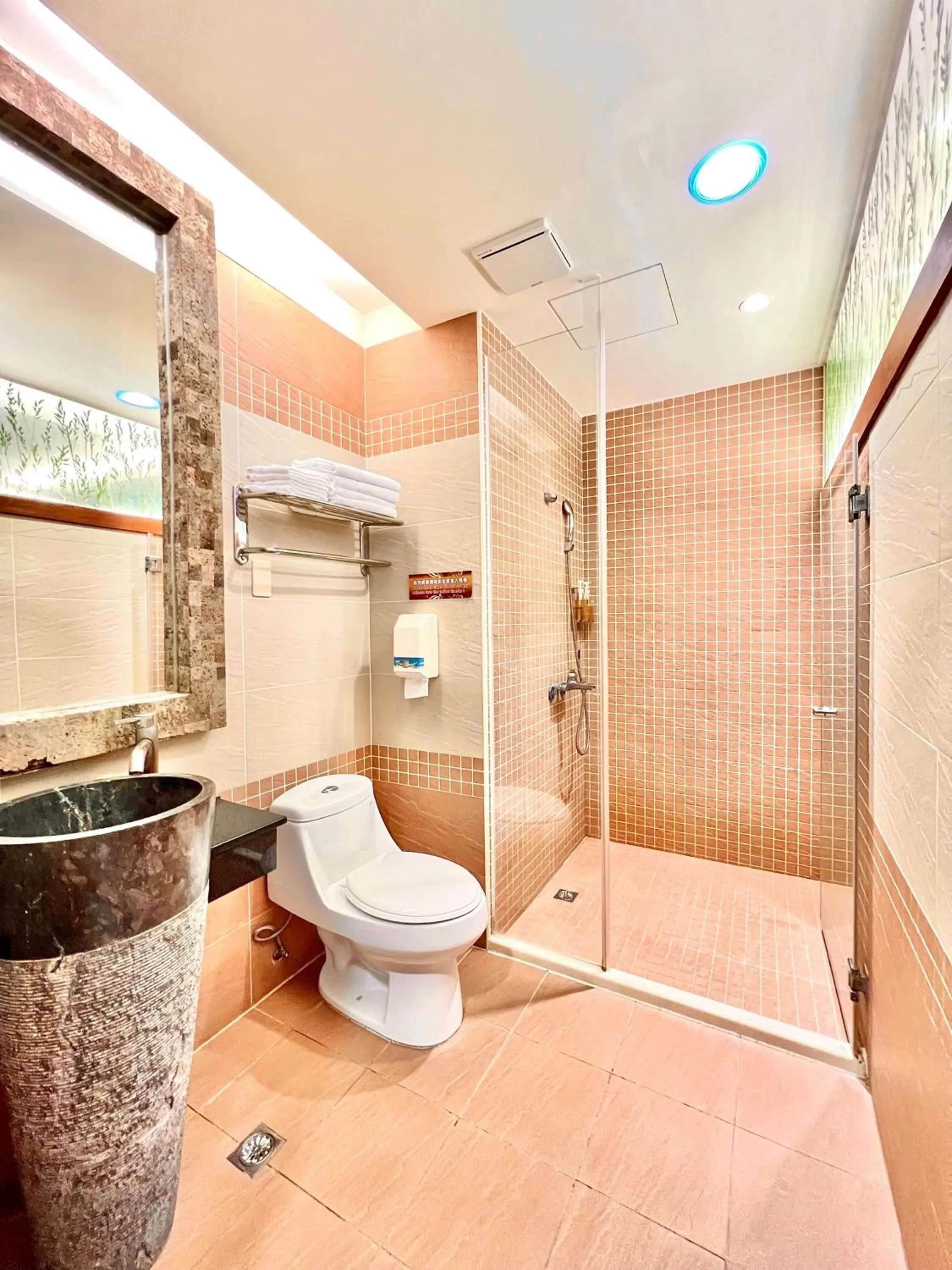 Shower in Seasons Bali Fashion Inn