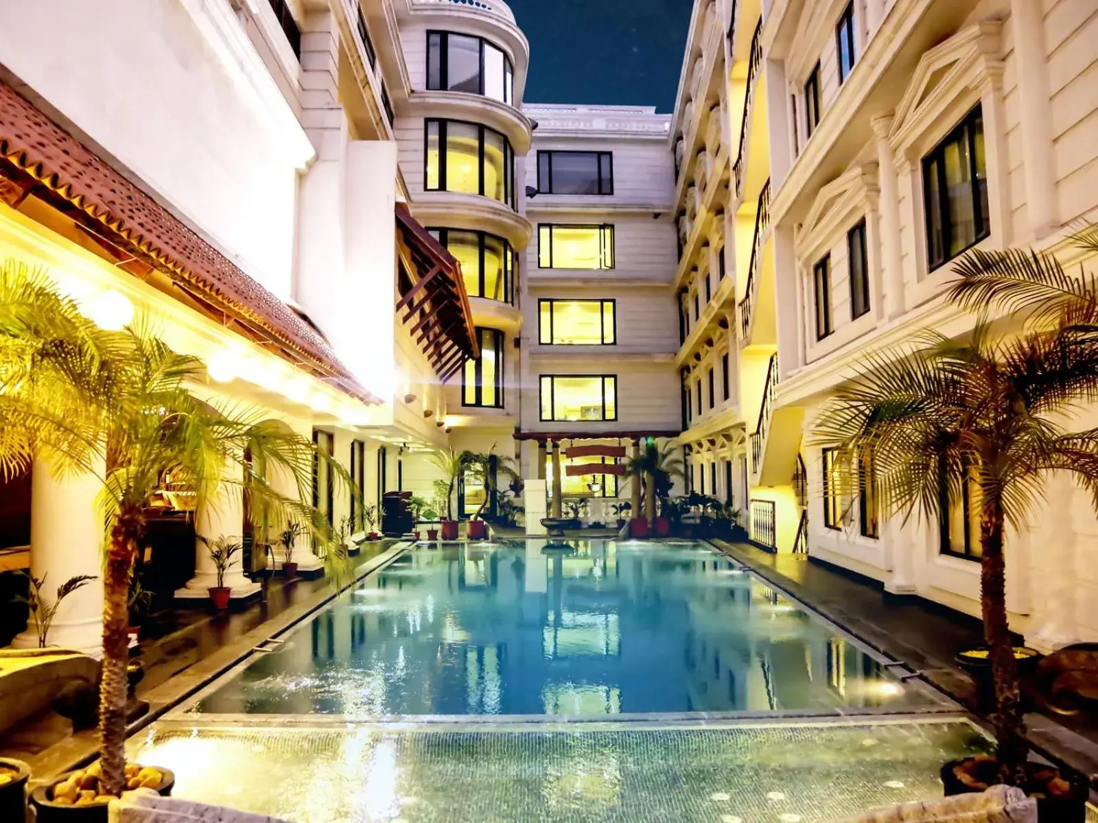 Swimming pool in Anandha Inn Convention Centre and Suites Swimming pool in Anandha Inn Convention Centre and Suites