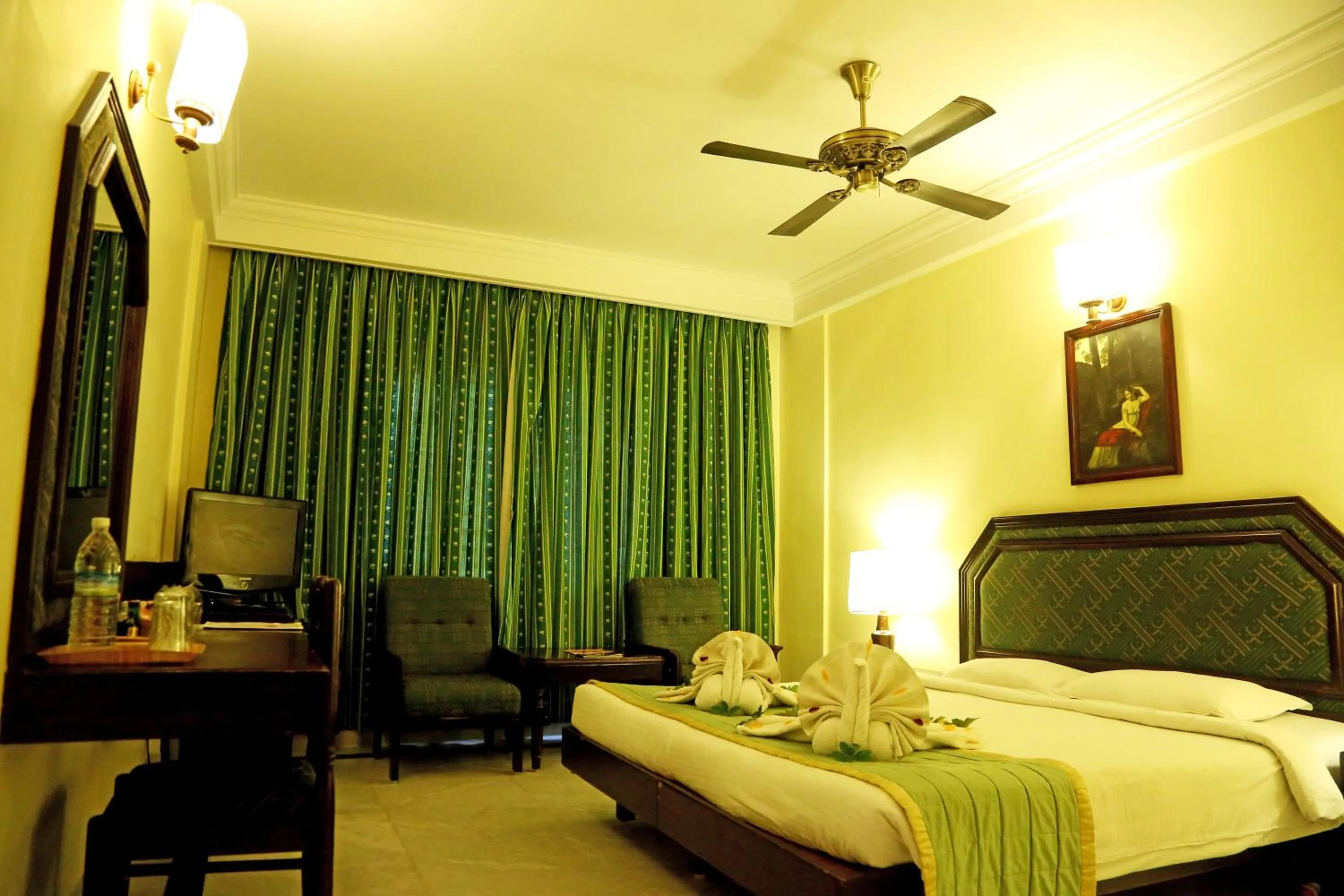 Bed in Anandha Inn Convention Centre and Suites