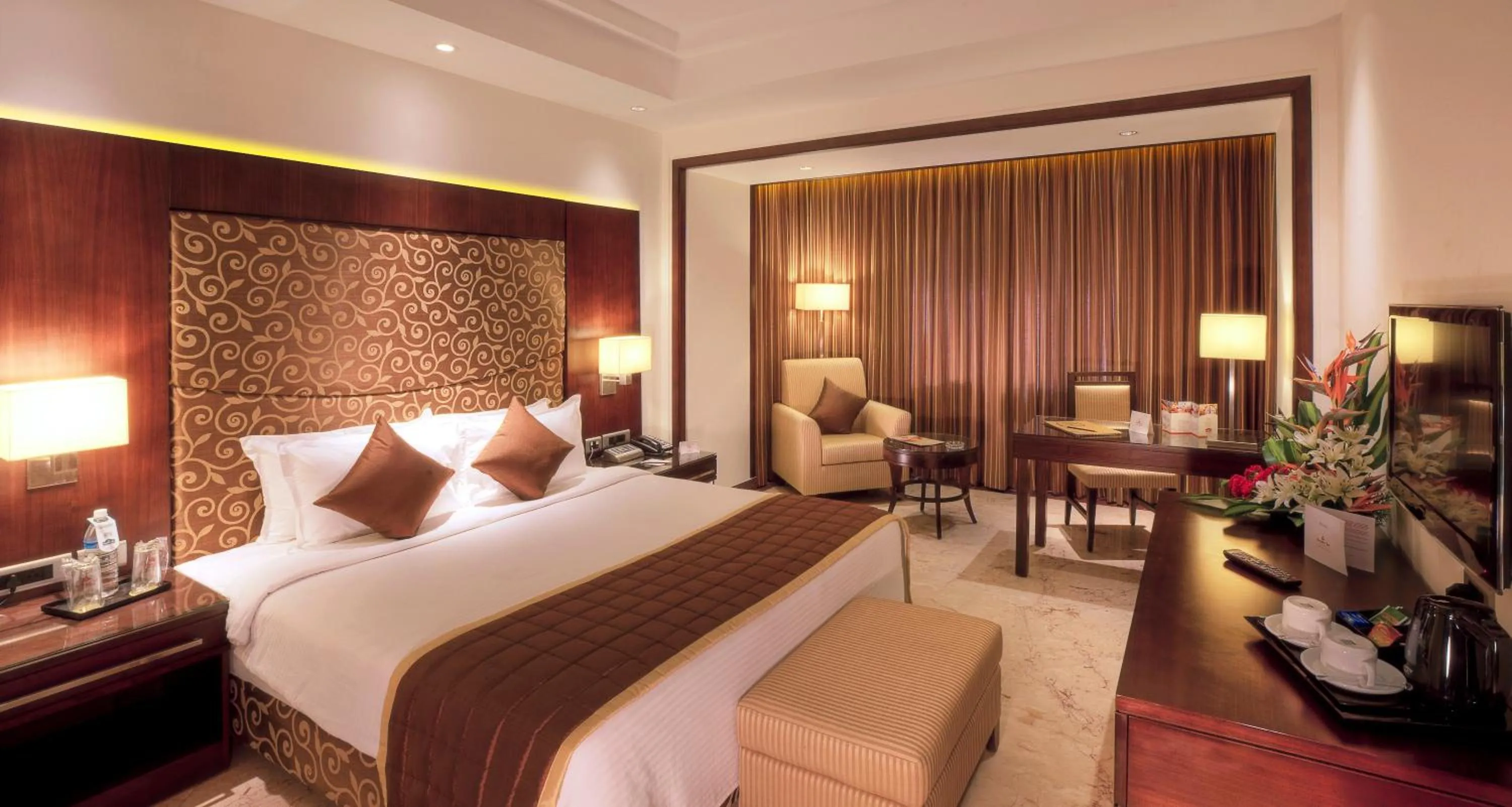 Bed in Anandha Inn Convention Centre and Suites