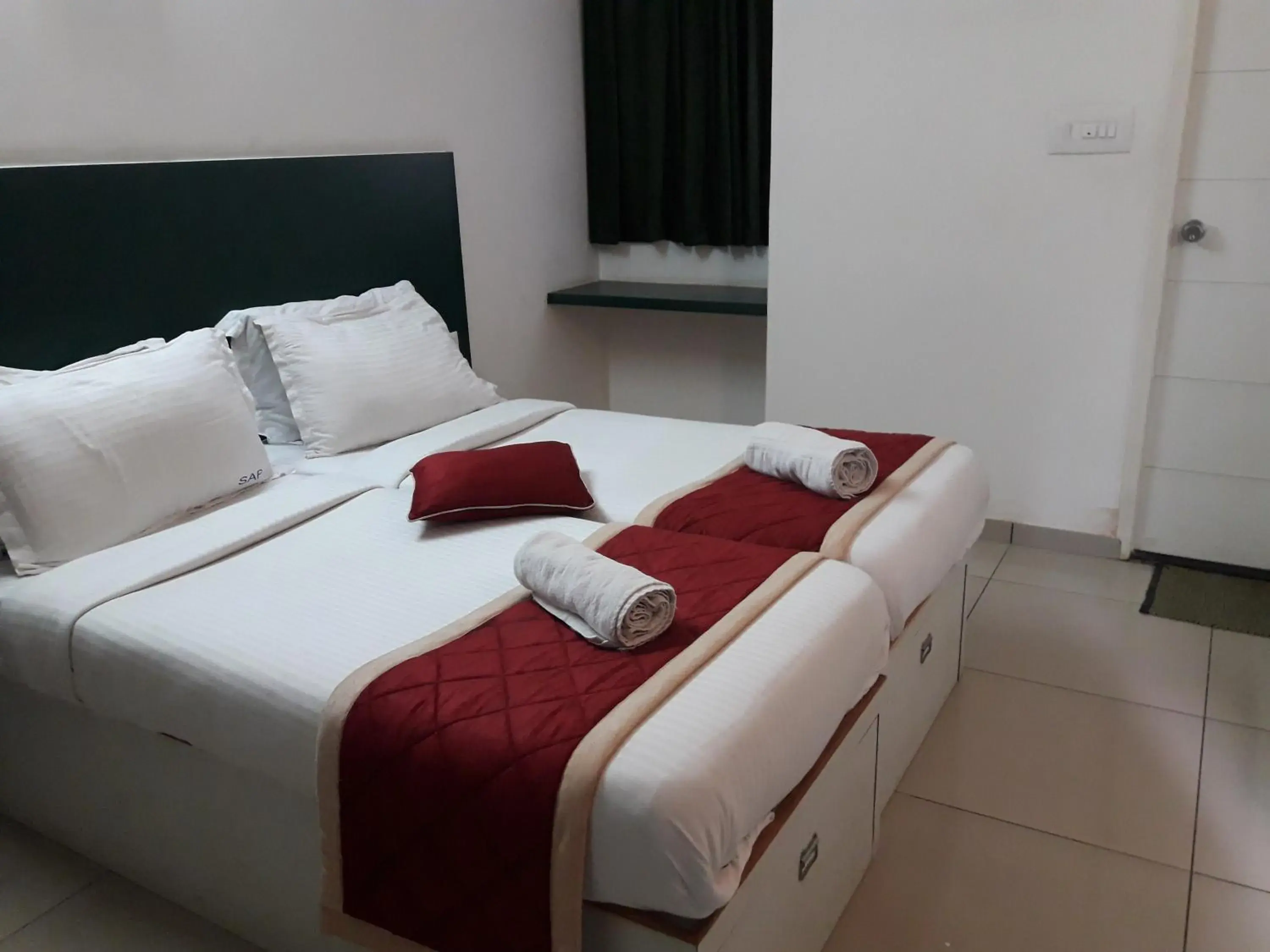 Standard Double Room in SAP Golden Grande Electronic City Standard Double Room in SAP Golden Grande Electronic City