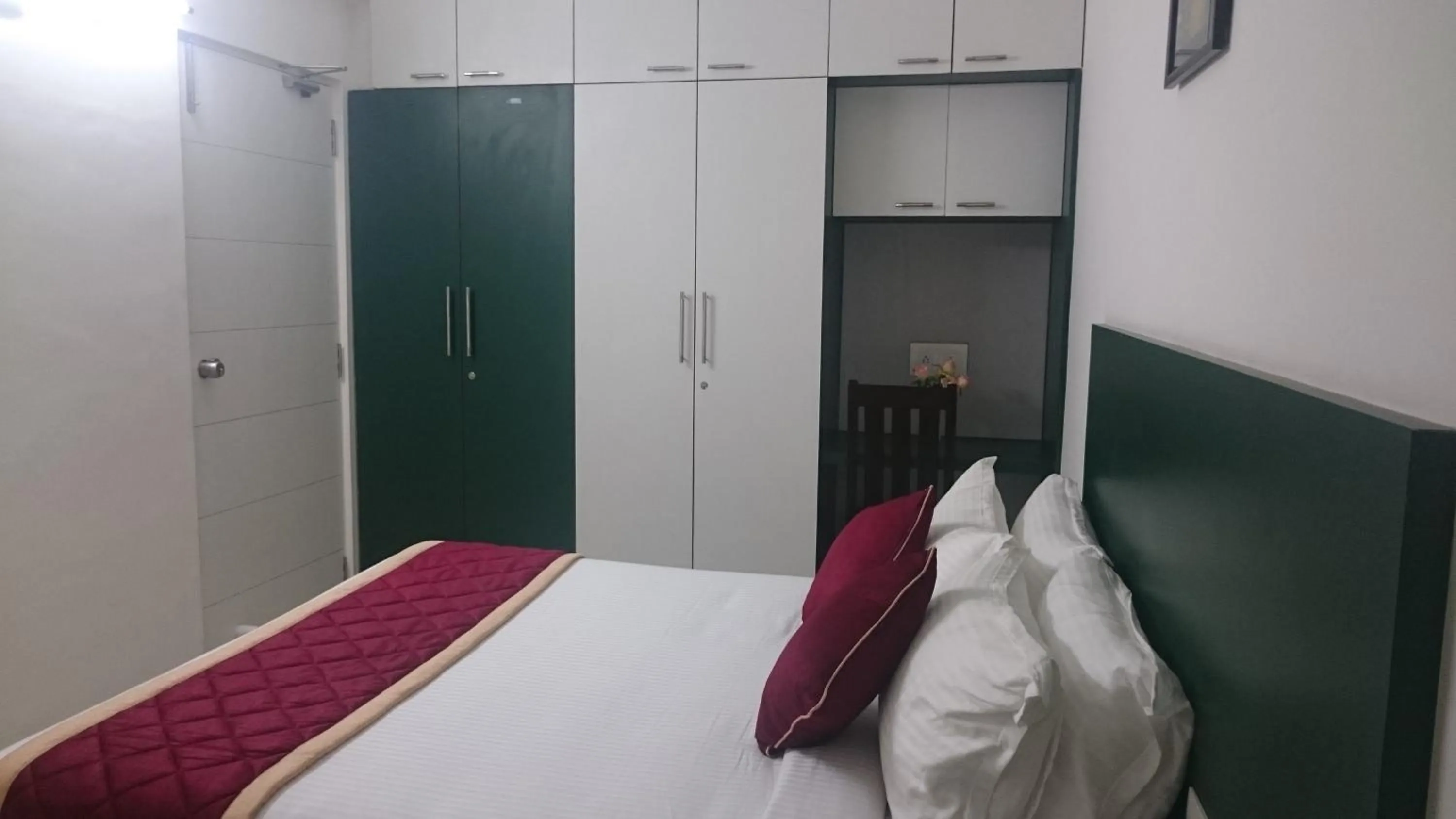 Photo of the whole room, Bed in SAP Golden Grande Electronic City