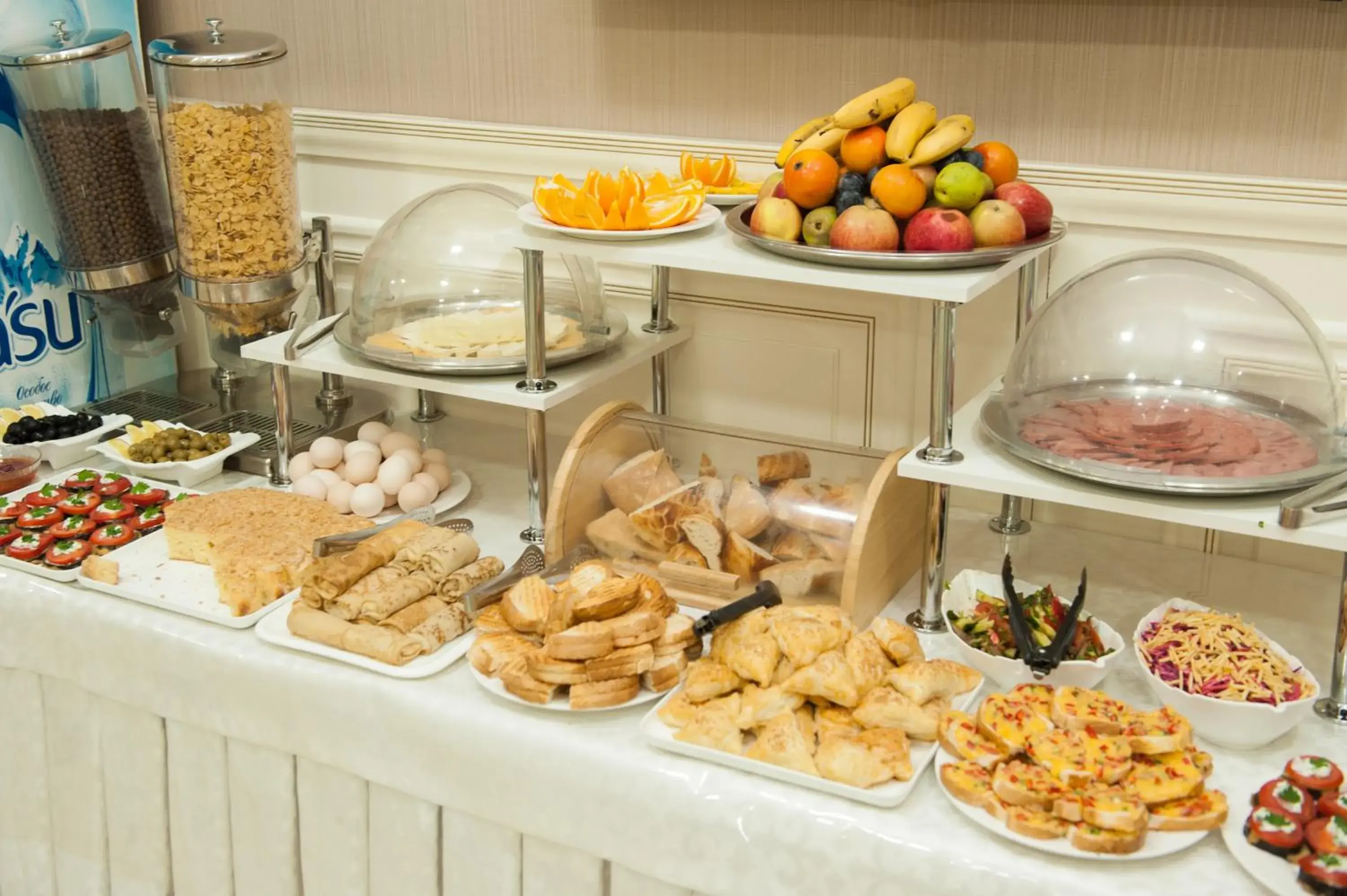 Food in Discovery Hotel Food in Discovery Hotel