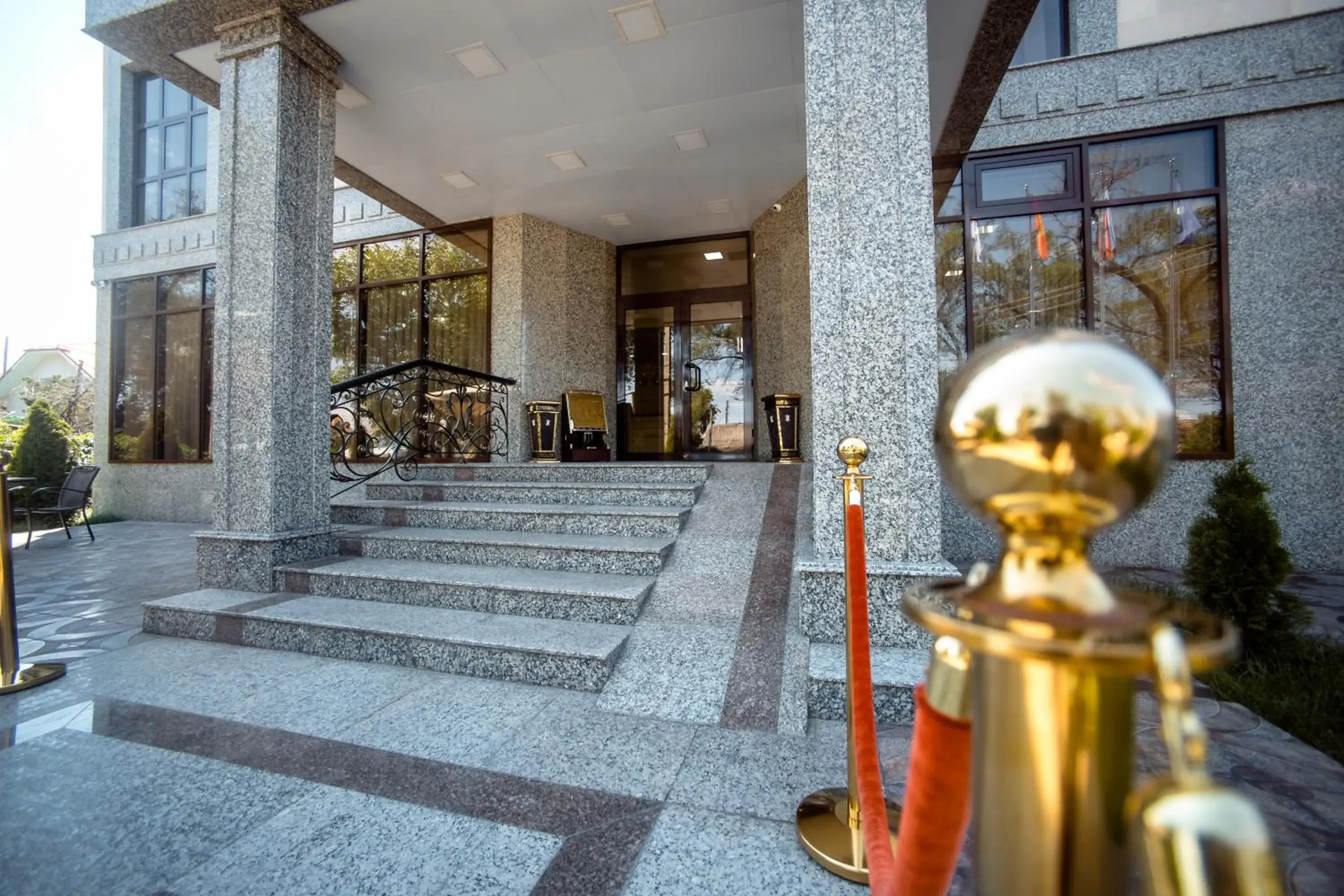 Facade/entrance in Discovery Hotel Facade/entrance in Discovery Hotel