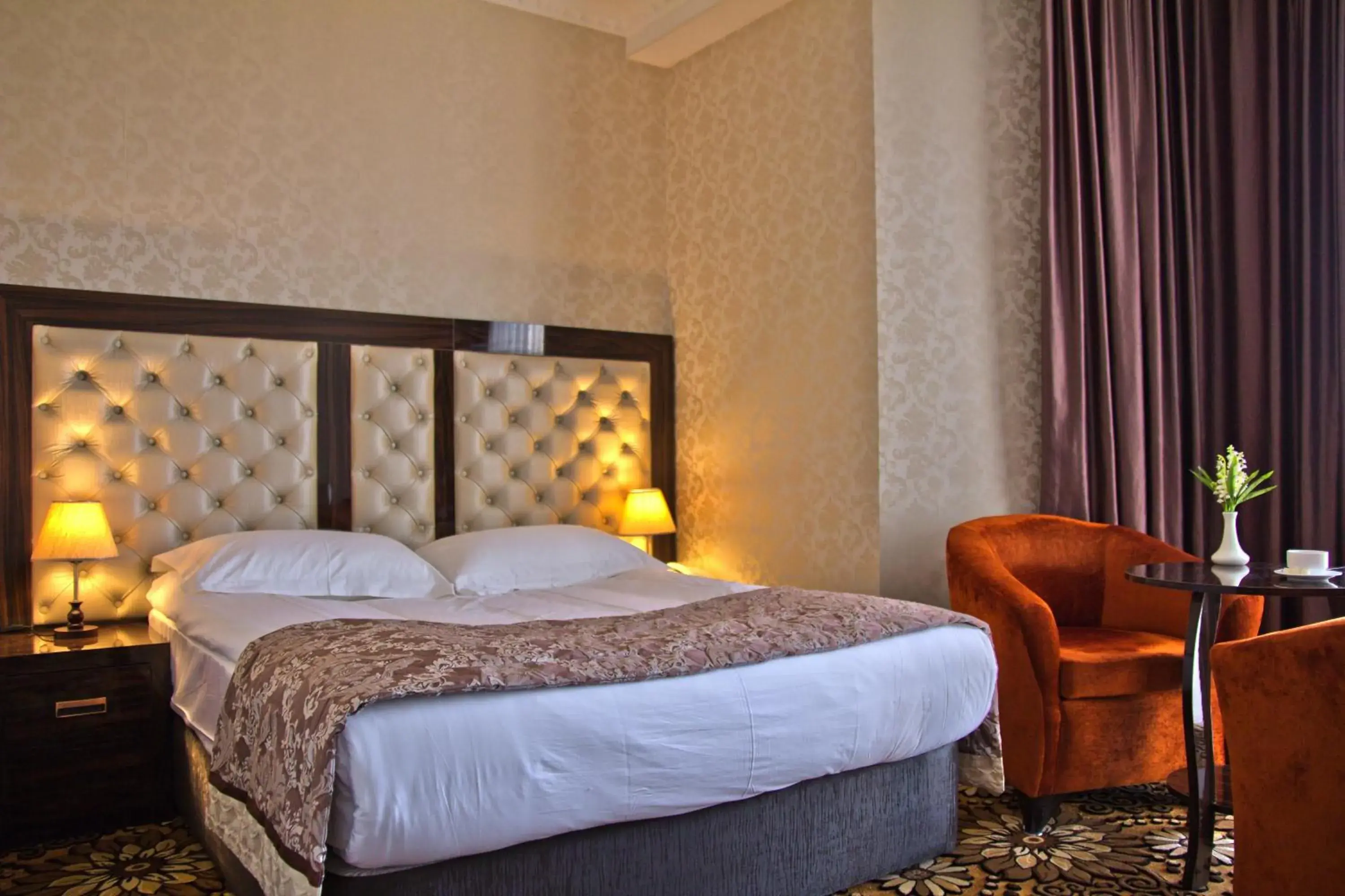 Photo of the whole room, Bed in Discovery Hotel Photo of the whole room, Bed in Discovery Hotel