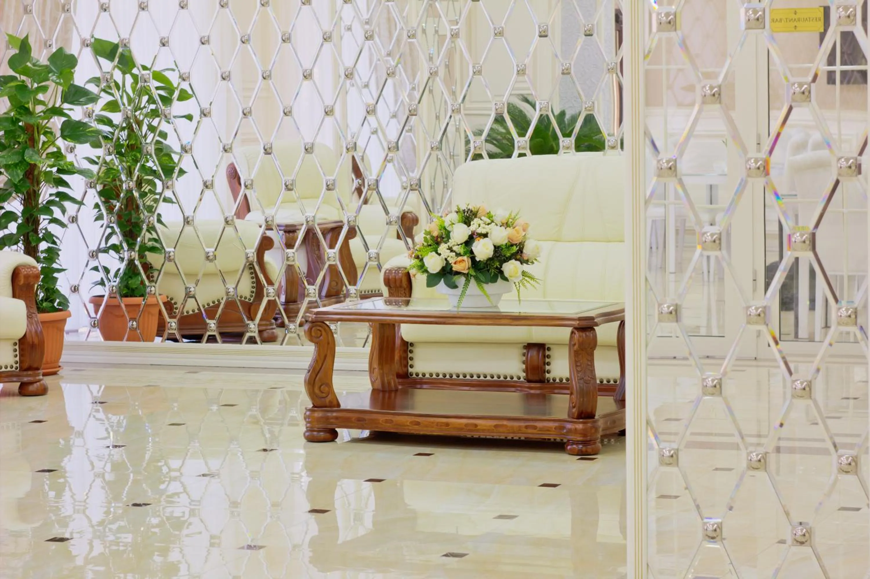 Lounge or bar in Discovery Hotel