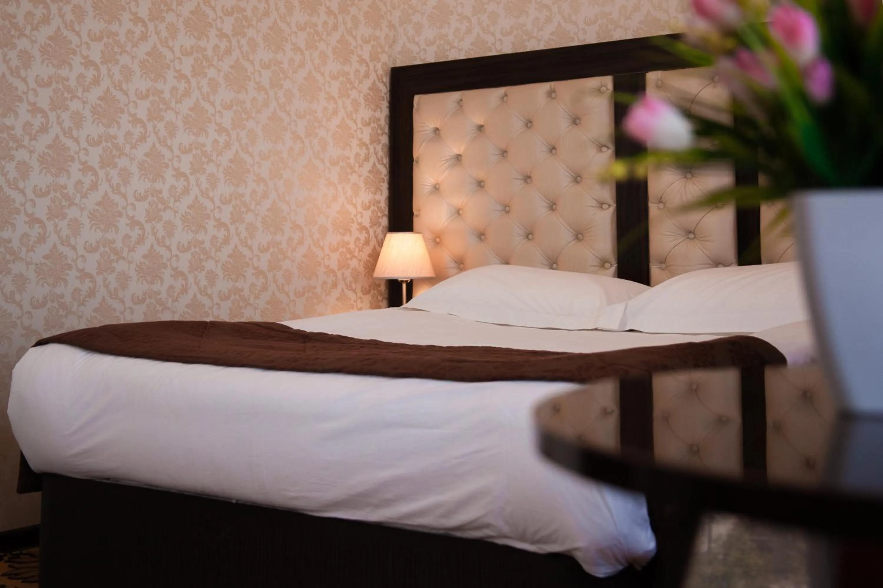 Bedroom, Bed in Discovery Hotel