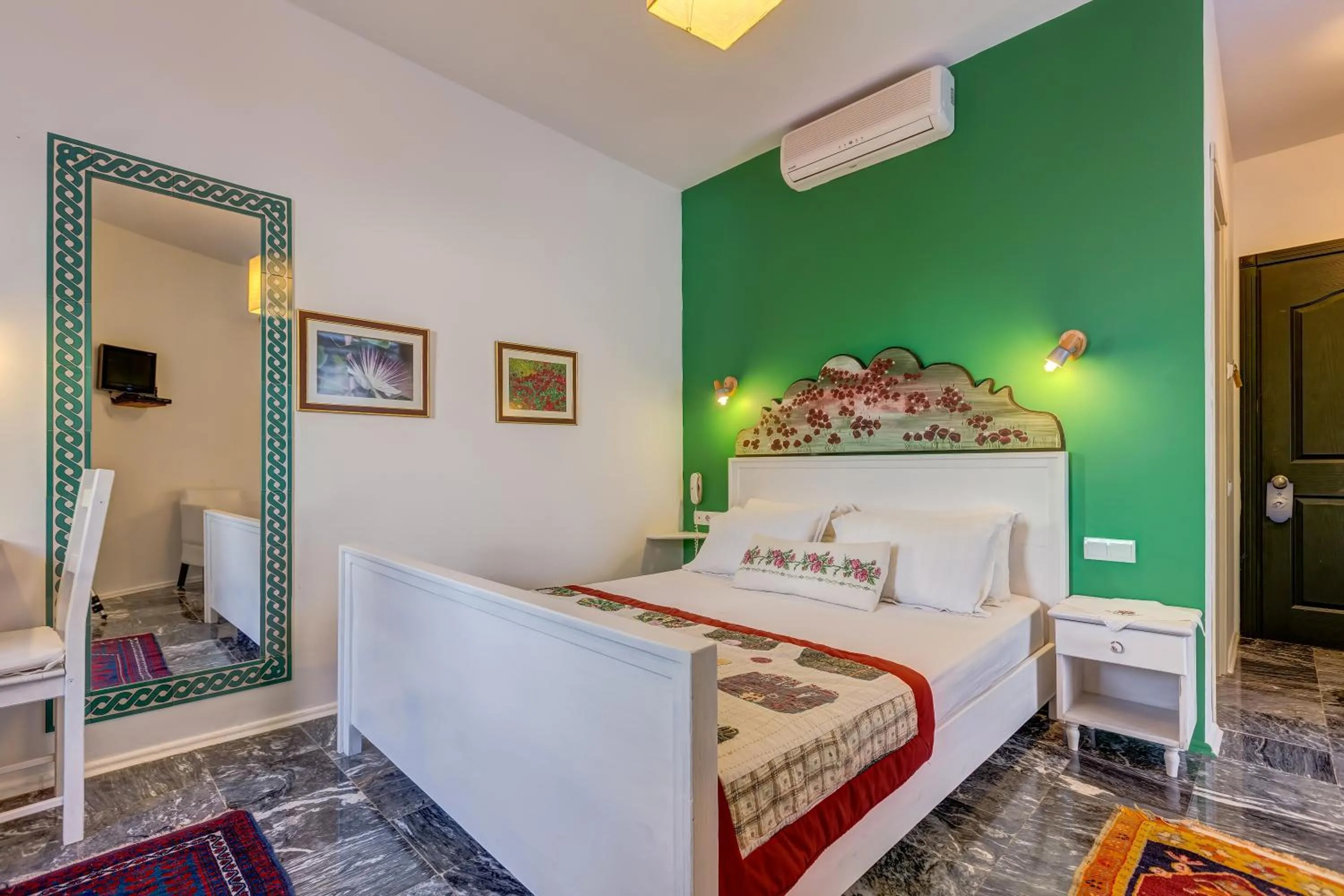 Queen Room with Spa Bath in Datca Villa Asina