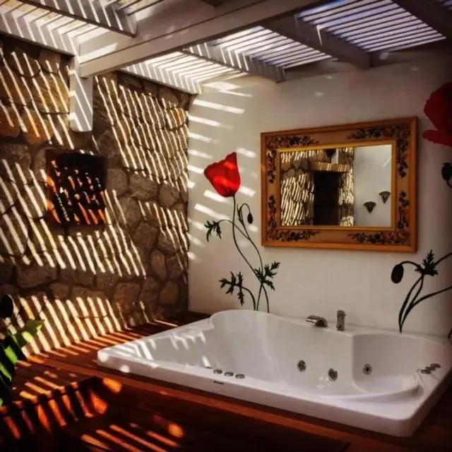Queen Room with Spa Bath in Datca Villa Asina Queen Room with Spa Bath in Datca Villa Asina