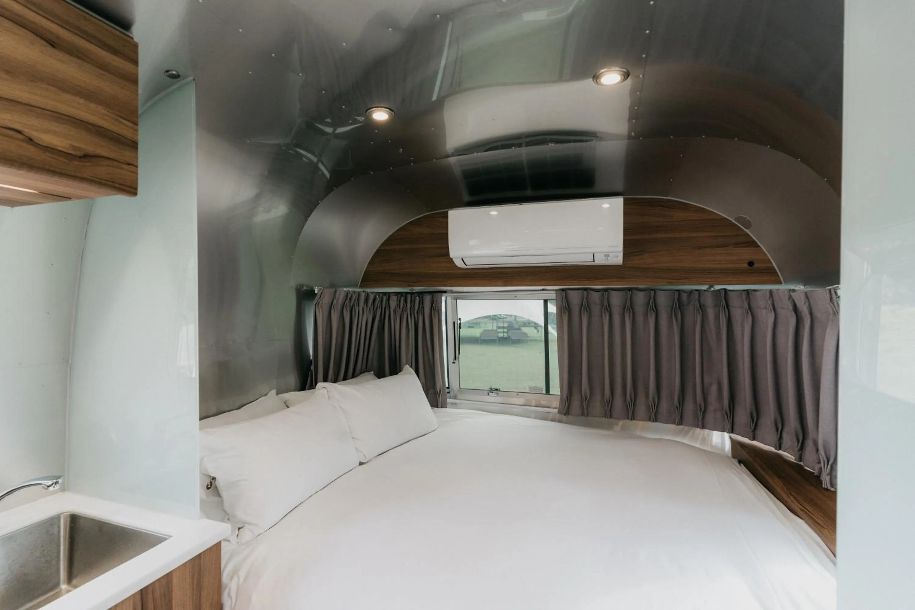 Bed in The Silence Manor