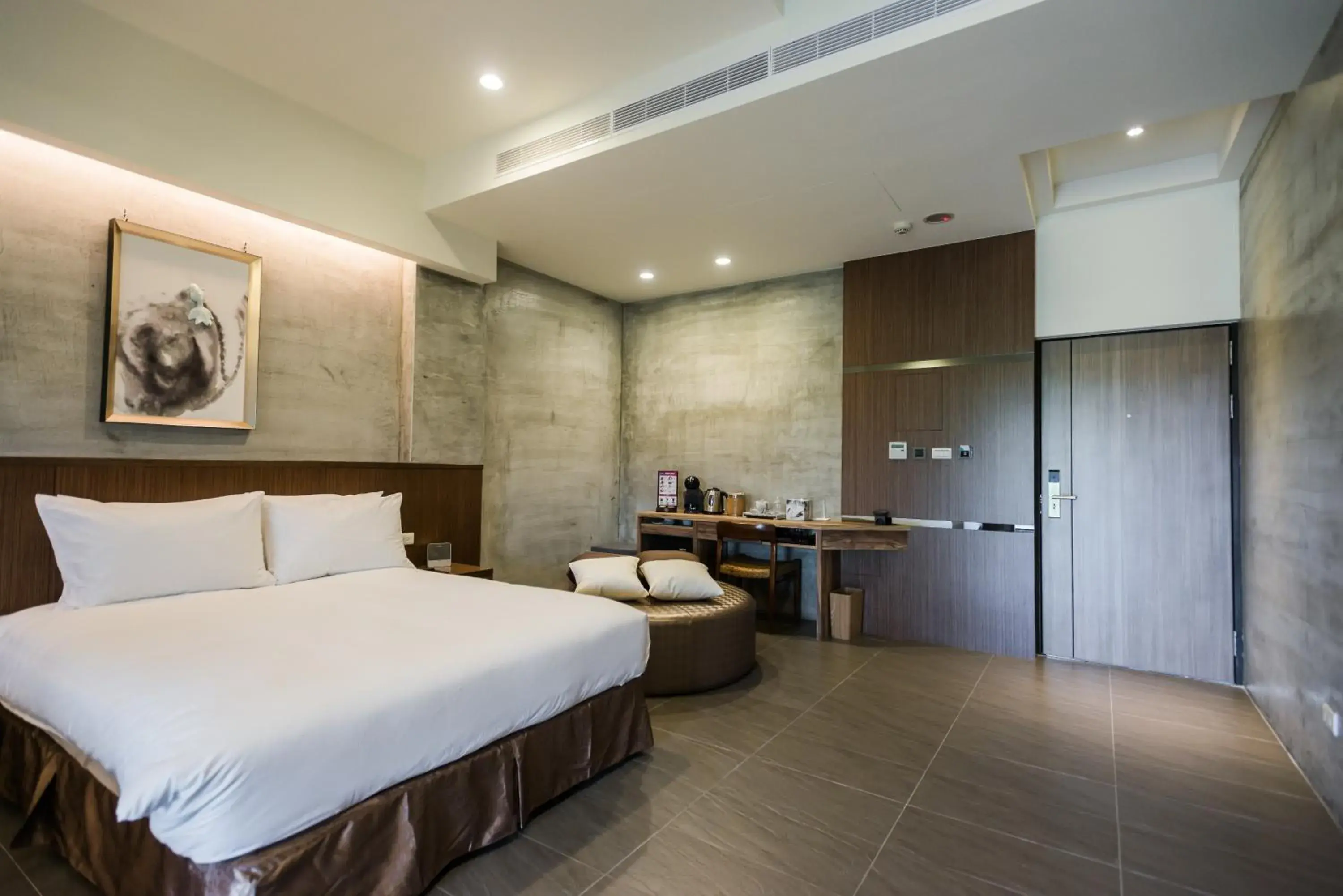 Bedroom, Bed in The Silence Manor Bedroom, Bed in The Silence Manor