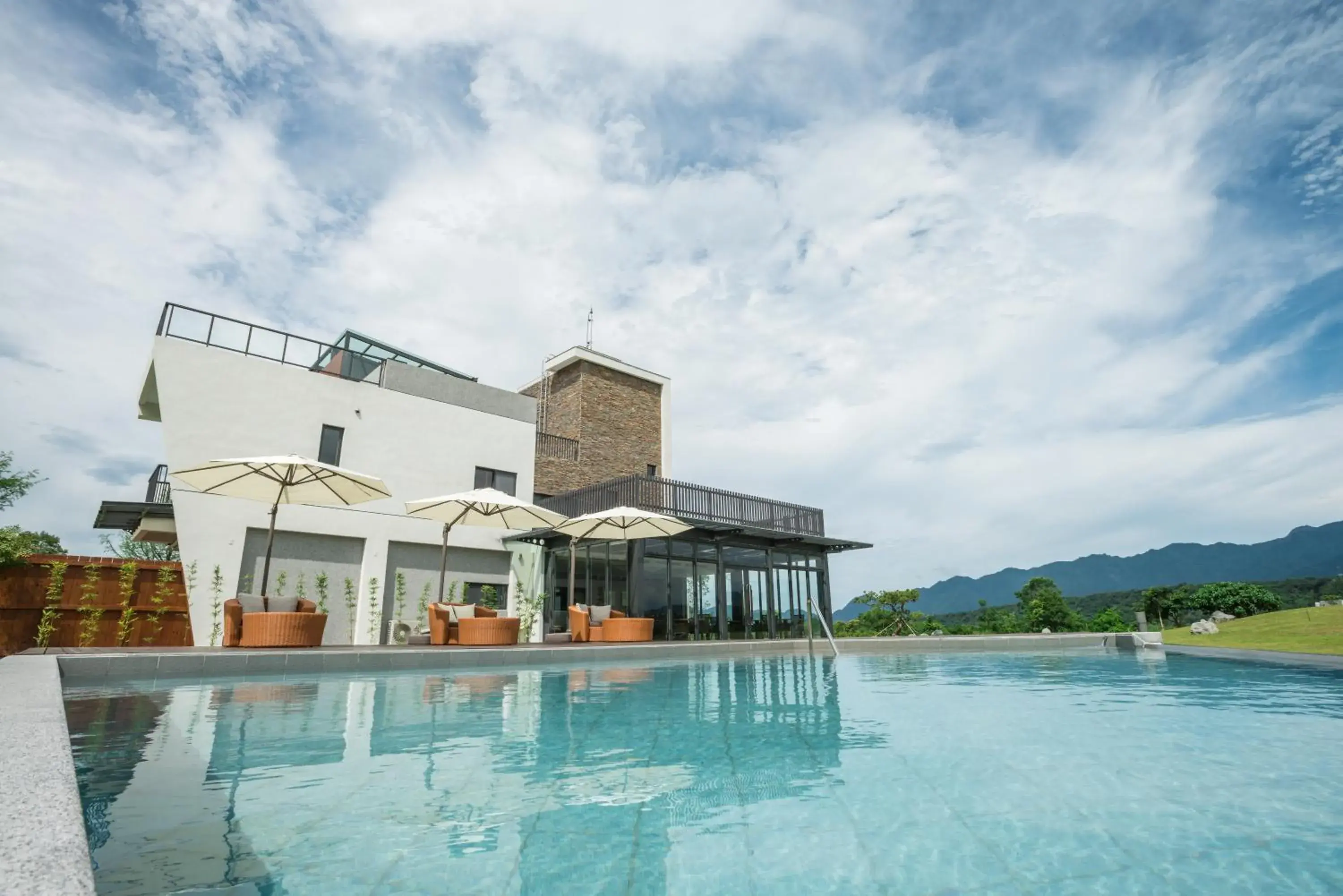 Swimming pool in The Silence Manor Swimming pool in The Silence Manor